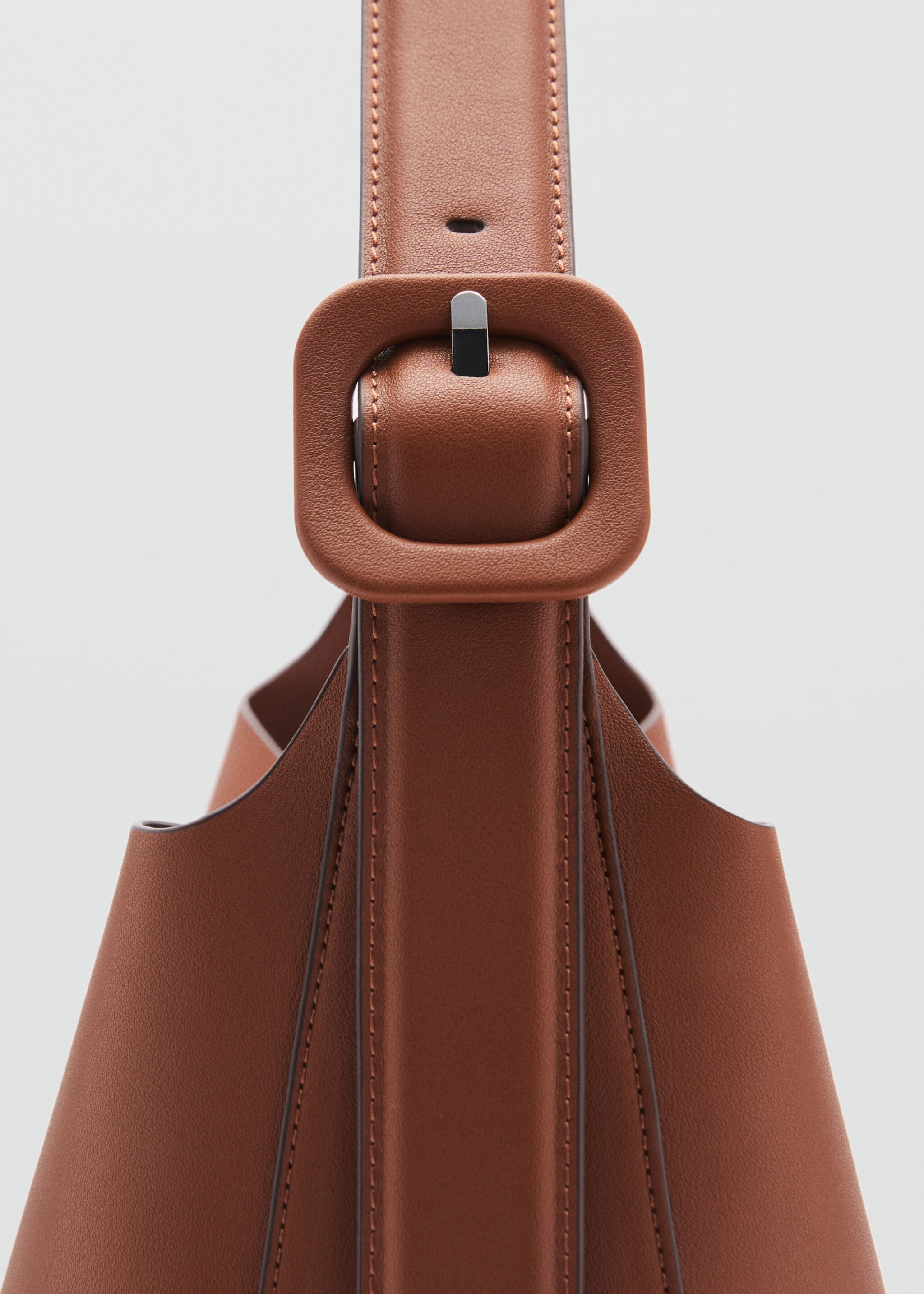 Shopper bag with buckle - Details of the article 1, Leather. Ref: 87061051-00.