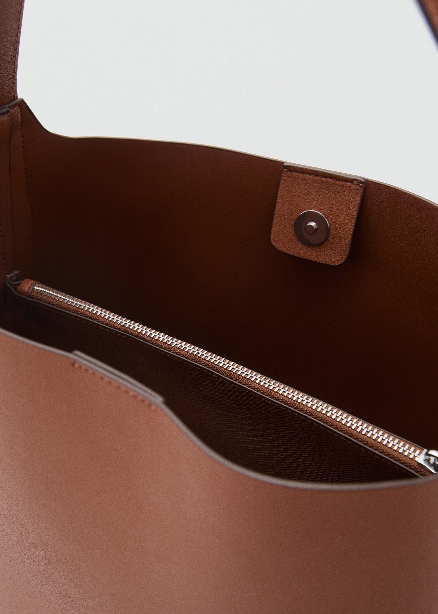 Shopper bag with buckle - Details of the article 2