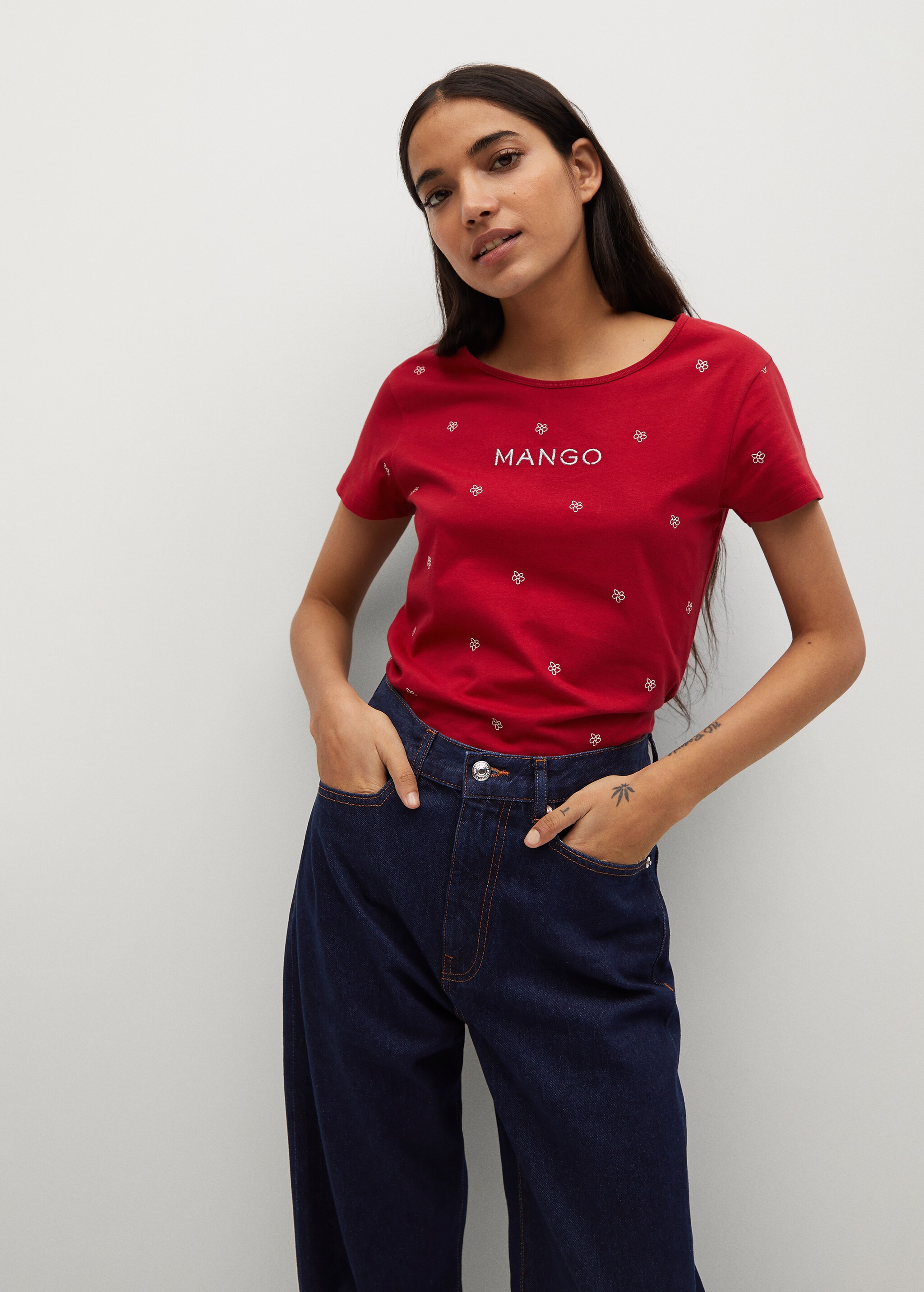 Camiseta logo estampada - Plano medio