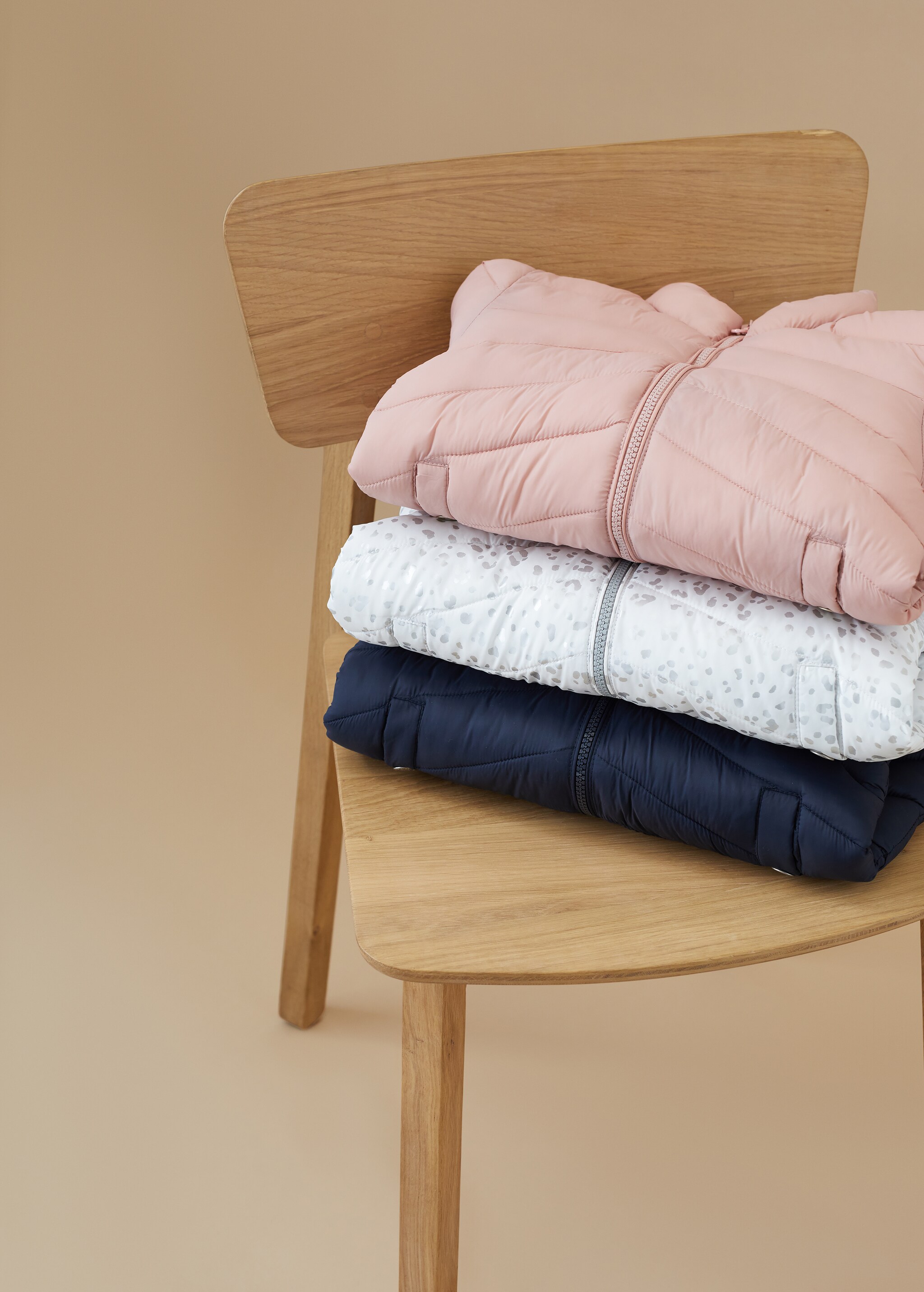 Long collar quilted coat - Details of the article 1