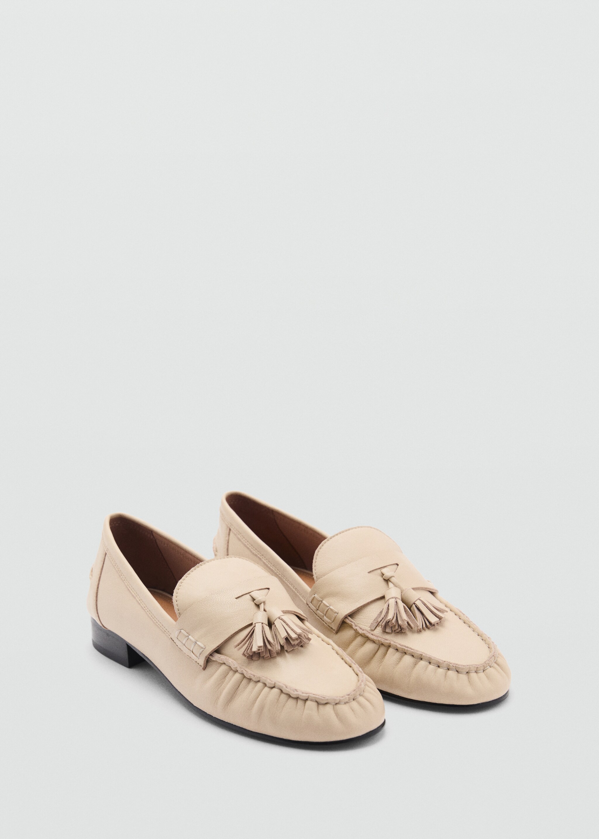 Leather moccasins with tassels - Medium plane, Beige. Ref: 87062888-00.