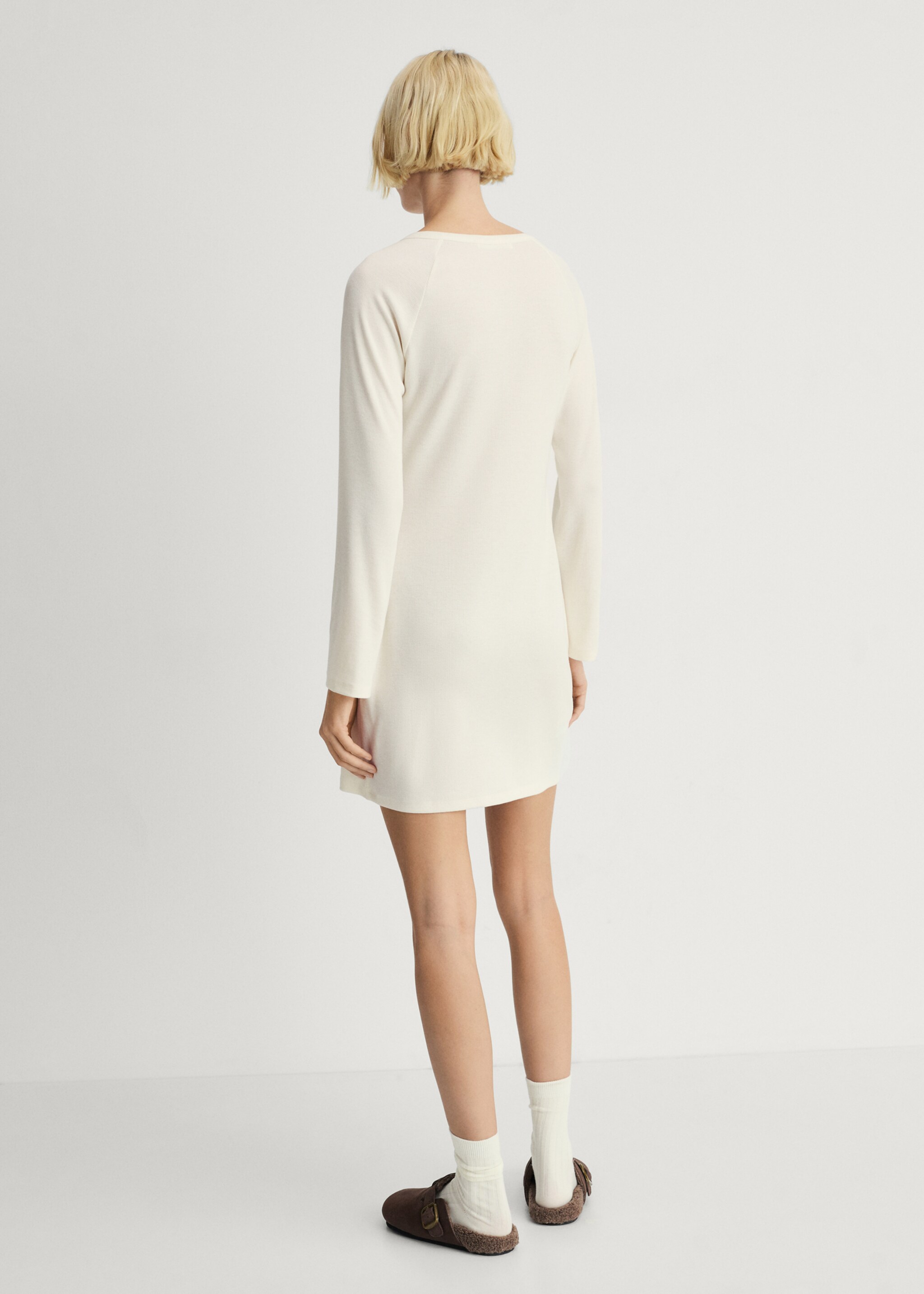 Nachthemd aus Rippstrick - Rückseite des Artikels, Vanille. Ref: 87062893-00.