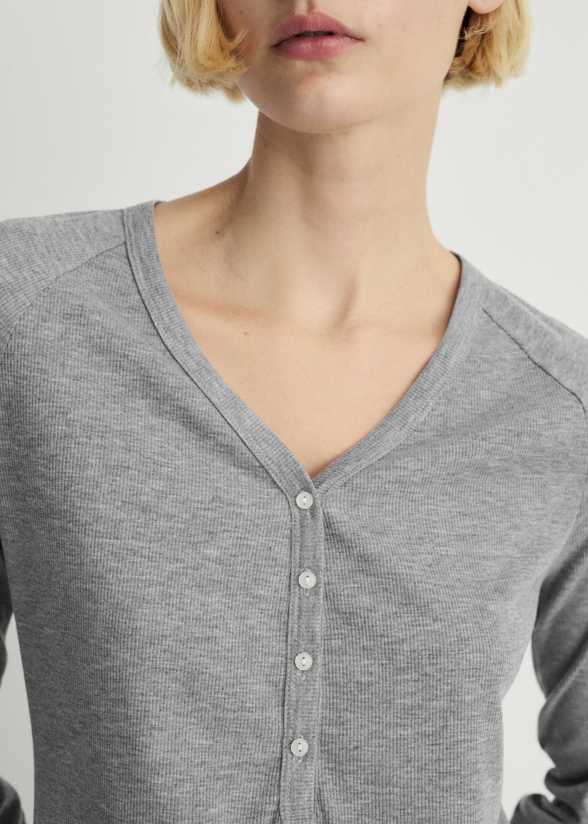 Noční košile z žebrovaného úpletu - Detail zboží 6, Šedá. Ref: 87062893-00.