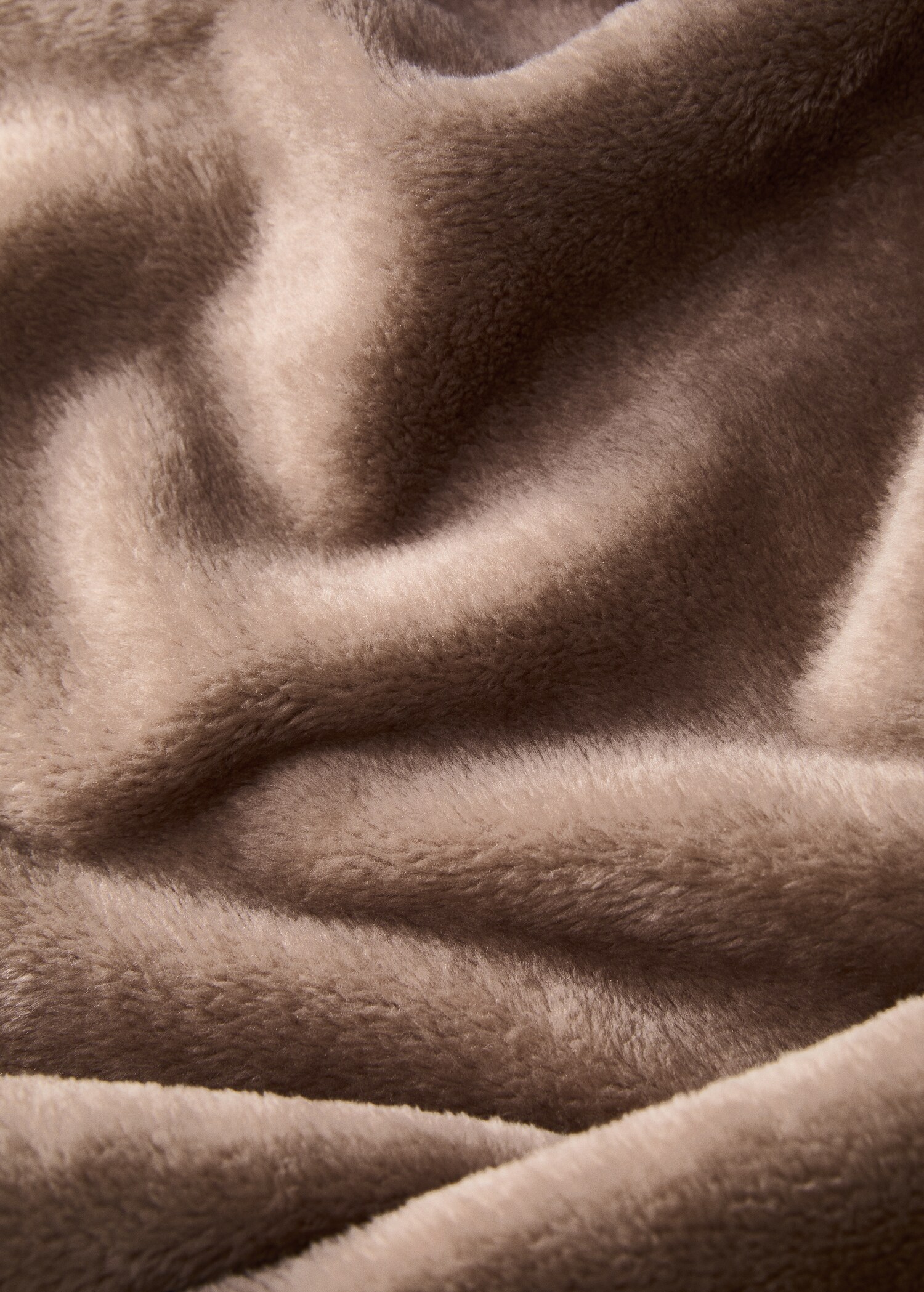 Medium soft-touch fleece blanket - Details of the article 2