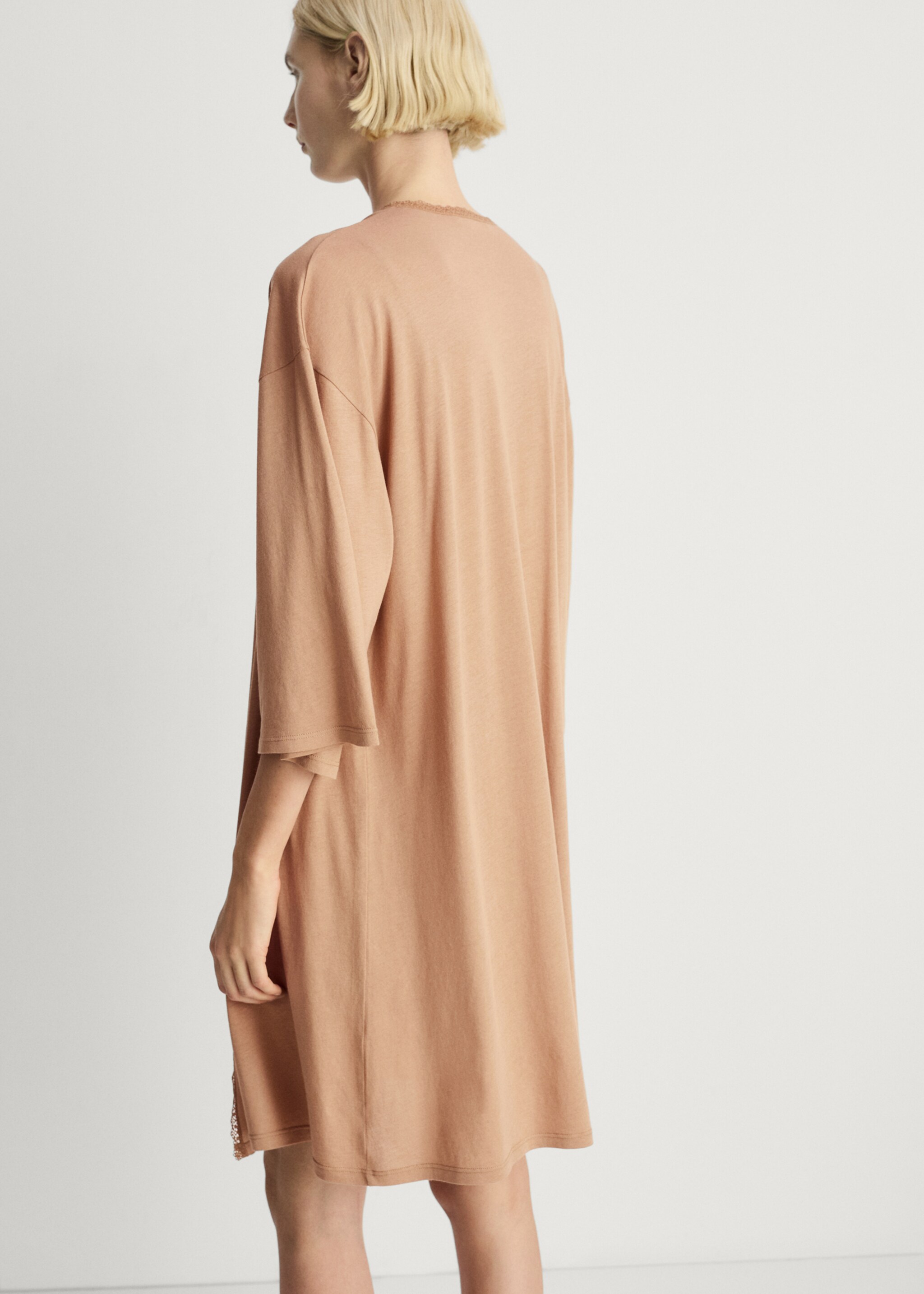 Βαμβακερή ρόμπα με τελειώματα σε αντίθεση - Πίσω όψη προϊόντος, Μεσαίο Καφέ. Ref: 87062938-00.