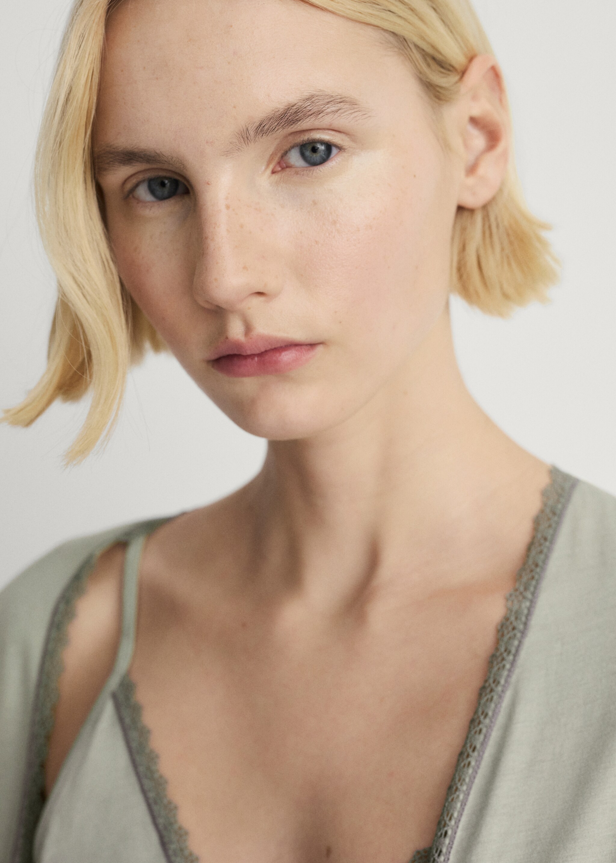 Cotton robe with contrasting lace - Details of the article 1, Aqua Green. Ref: 87062938-00.