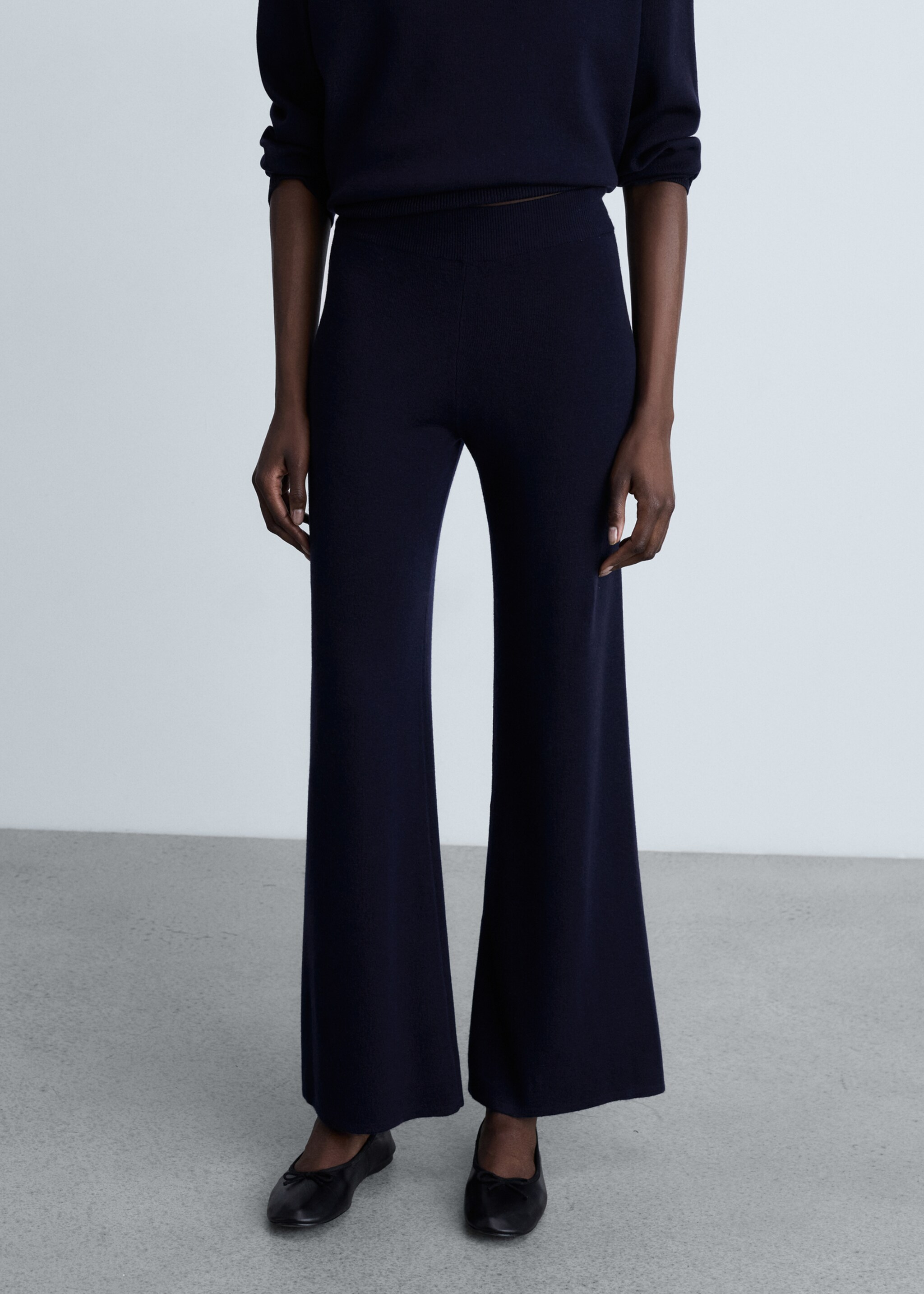 Straight knitted trousers - Medium plane, Dark Navy. Ref: 87063273-00.