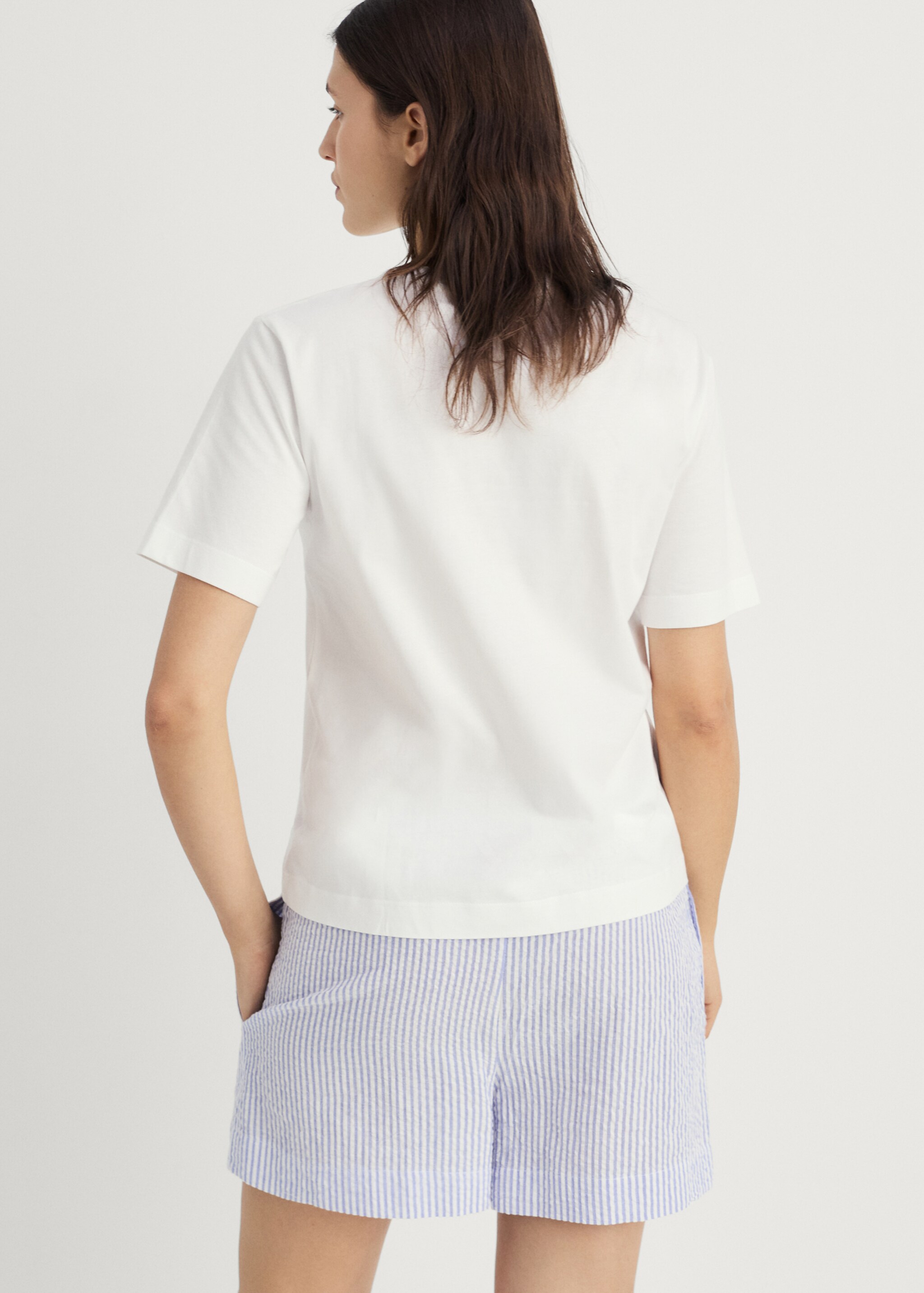 Zweiteiliger Seersucker-Pyjama mit Streifen - Rückseite des Artikels, Porzellanblau. Ref: 87063275-00.