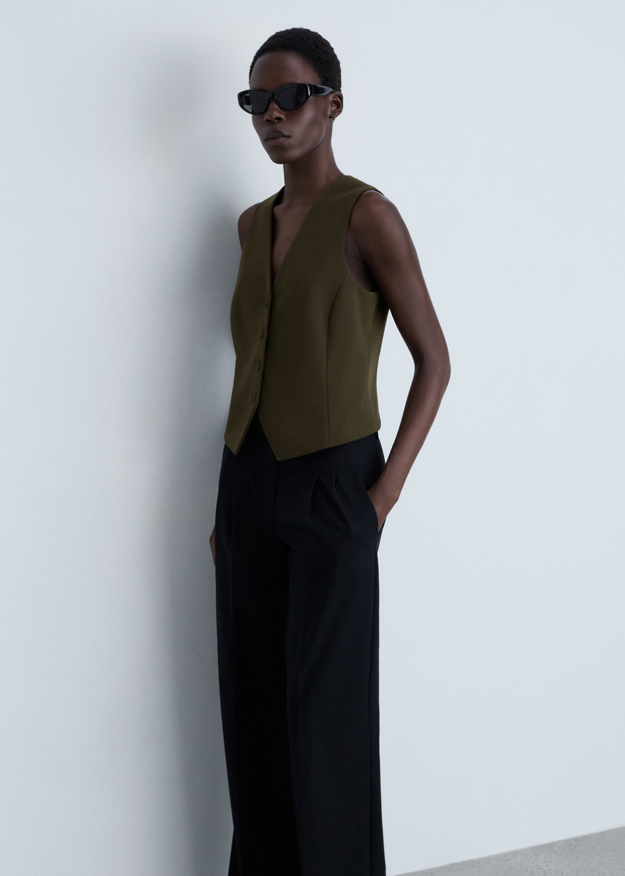 Suit waistcoat with buttons - Medium plane, Khaki. Ref: 87063279-00.