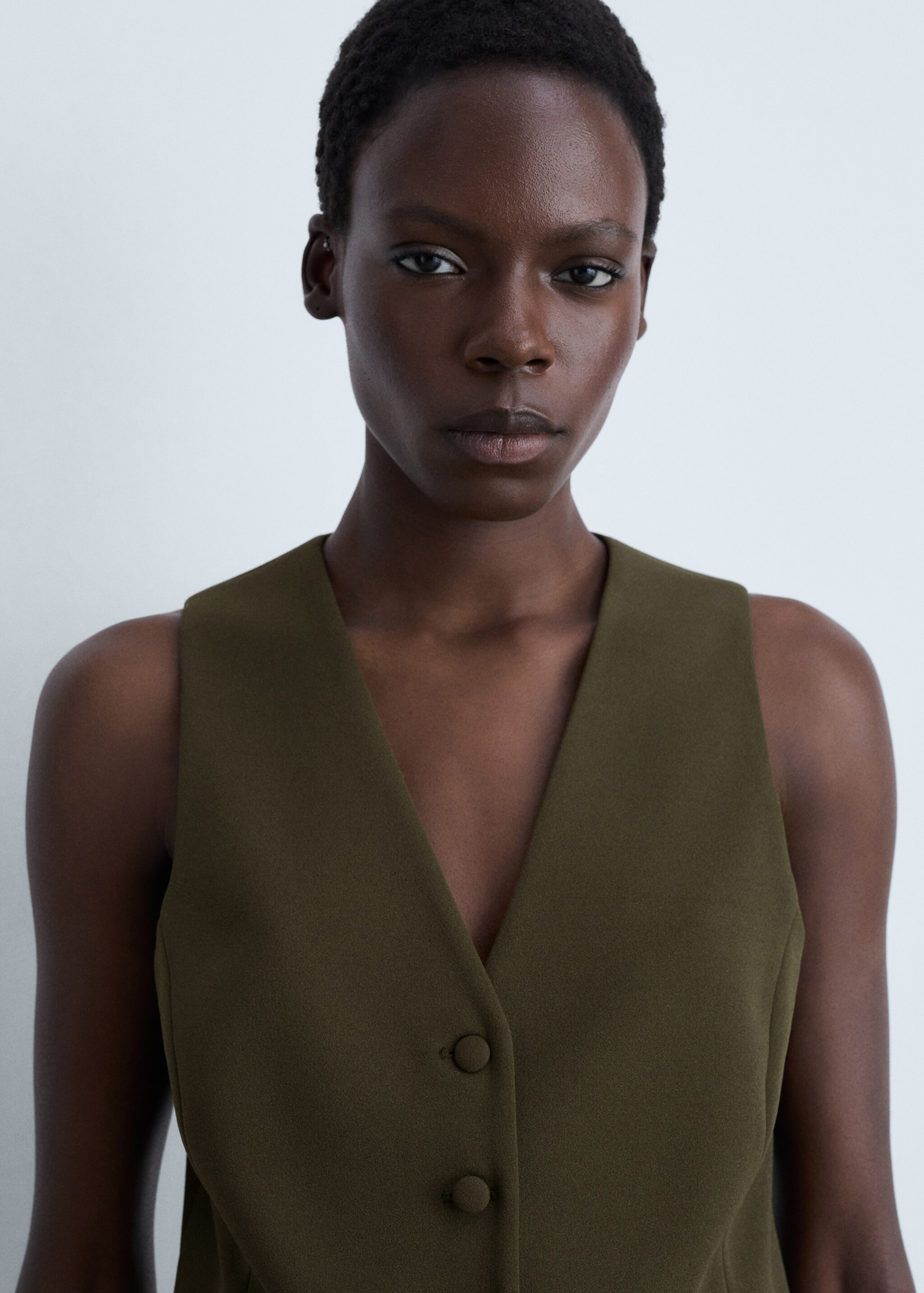 Suit waistcoat with buttons - Details of the article 1, Khaki. Ref: 87063279-00.