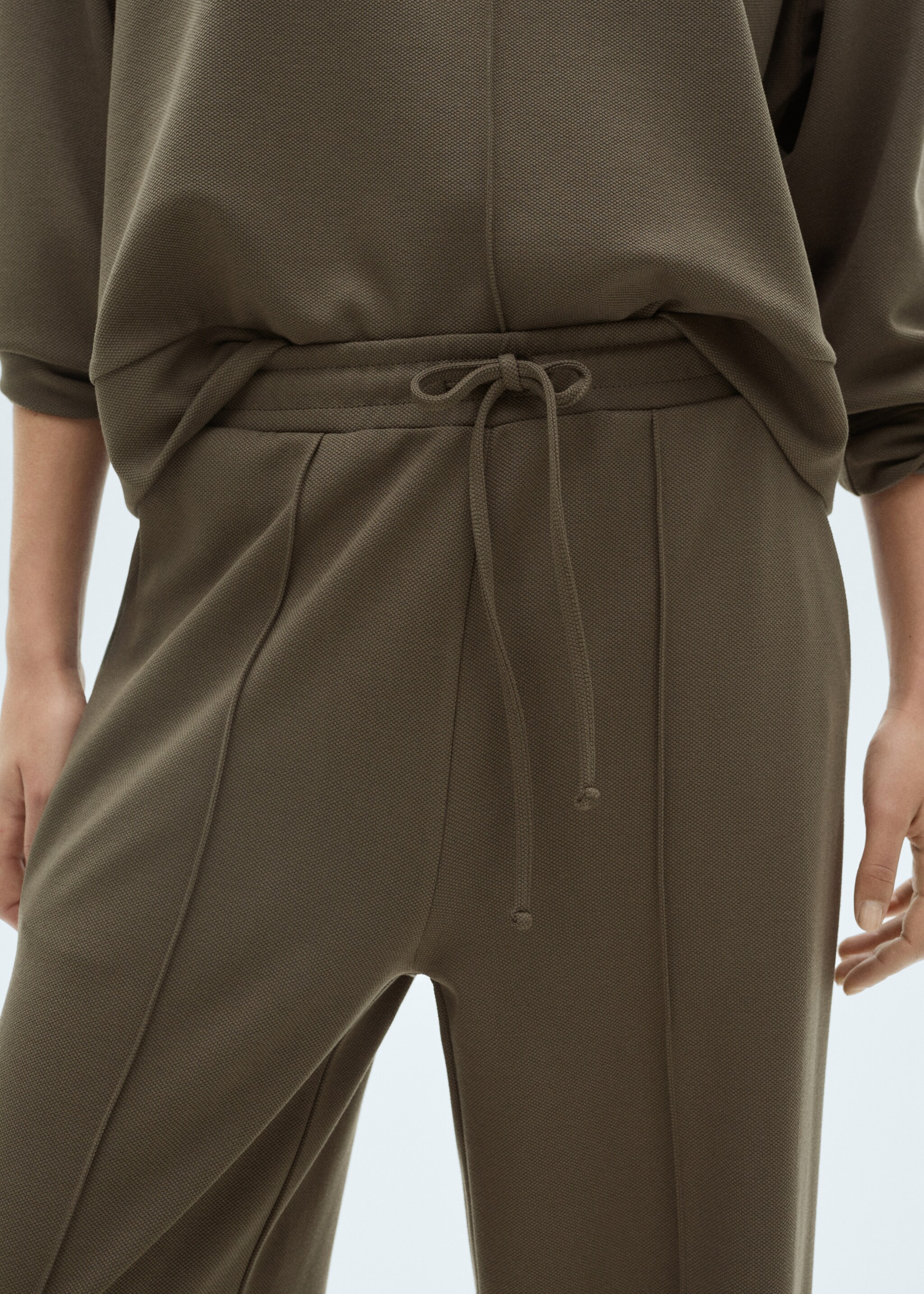 Wide leg jogger trousers - Details of the article 6, Khaki. Ref: 87063280-00.