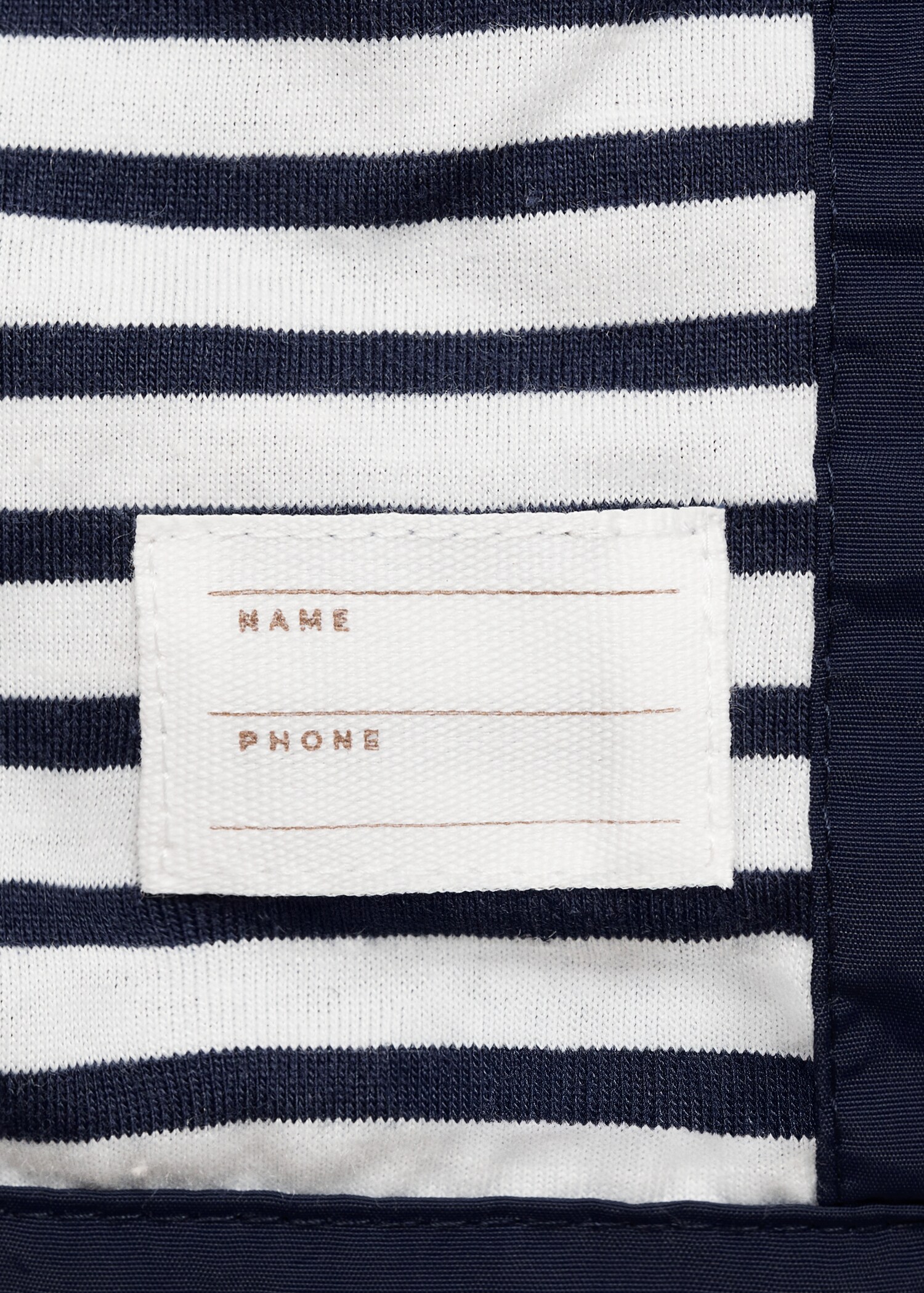 Quilted hooded parka - Details of the article 8