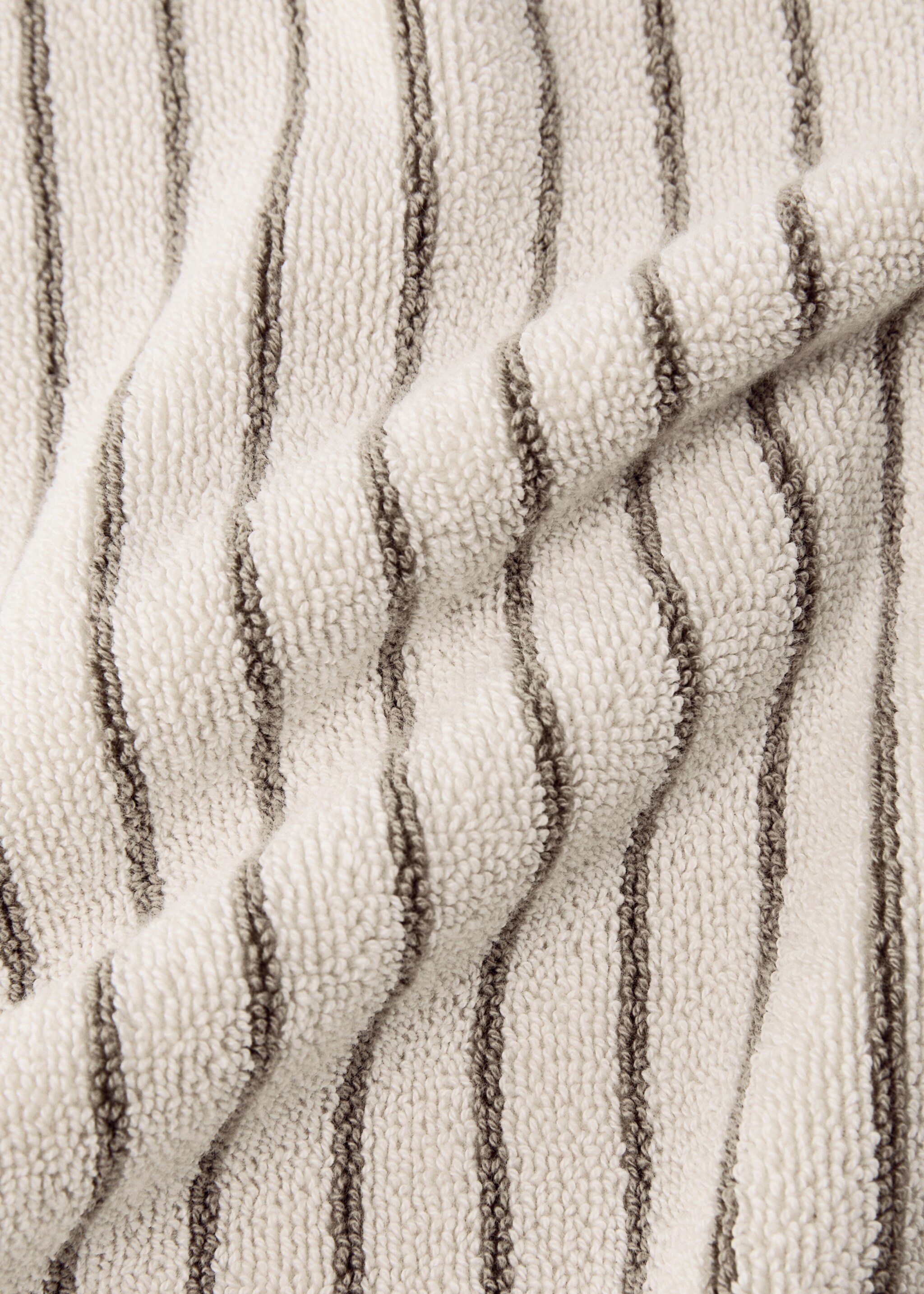 Randig badmatta i två färger - Detaljer om artikeln 1, Beige. Ref: 87063294-00.