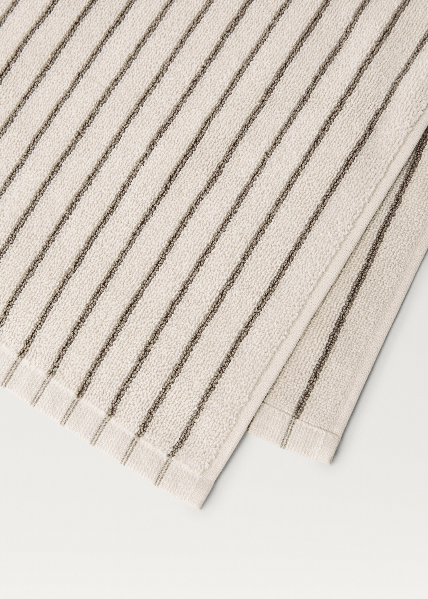 Randig badmatta i två färger - Detaljer om artikeln 2