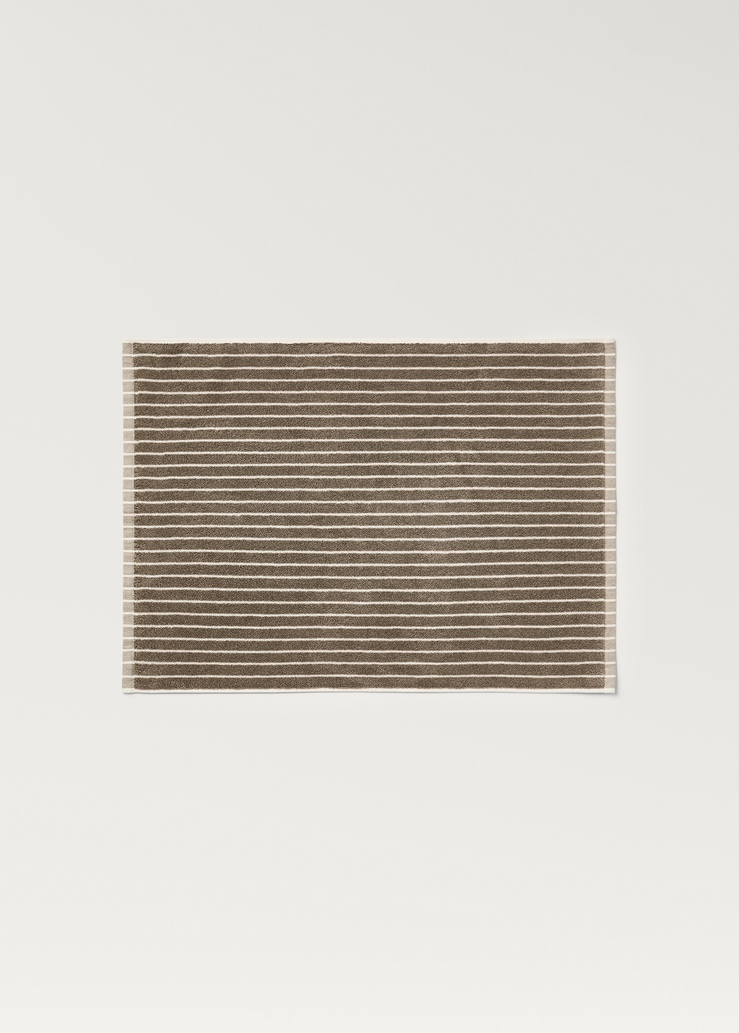 Randig badmatta i två färger - Artikel utan modell