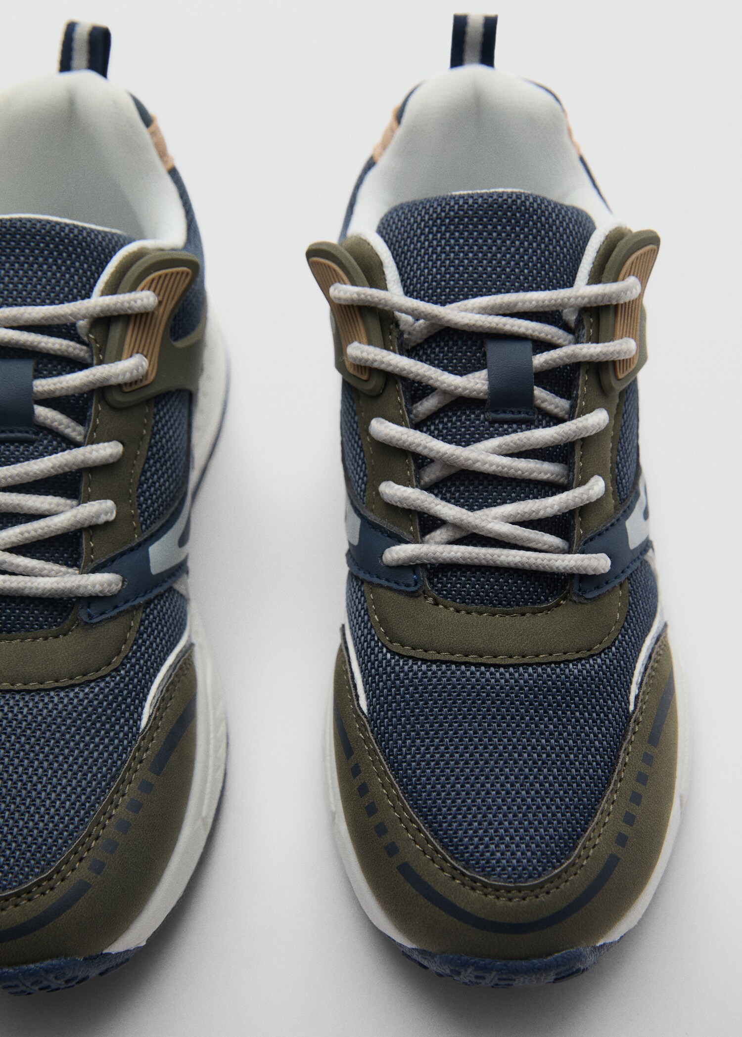 Combined trainers with laces - Details of the article 2