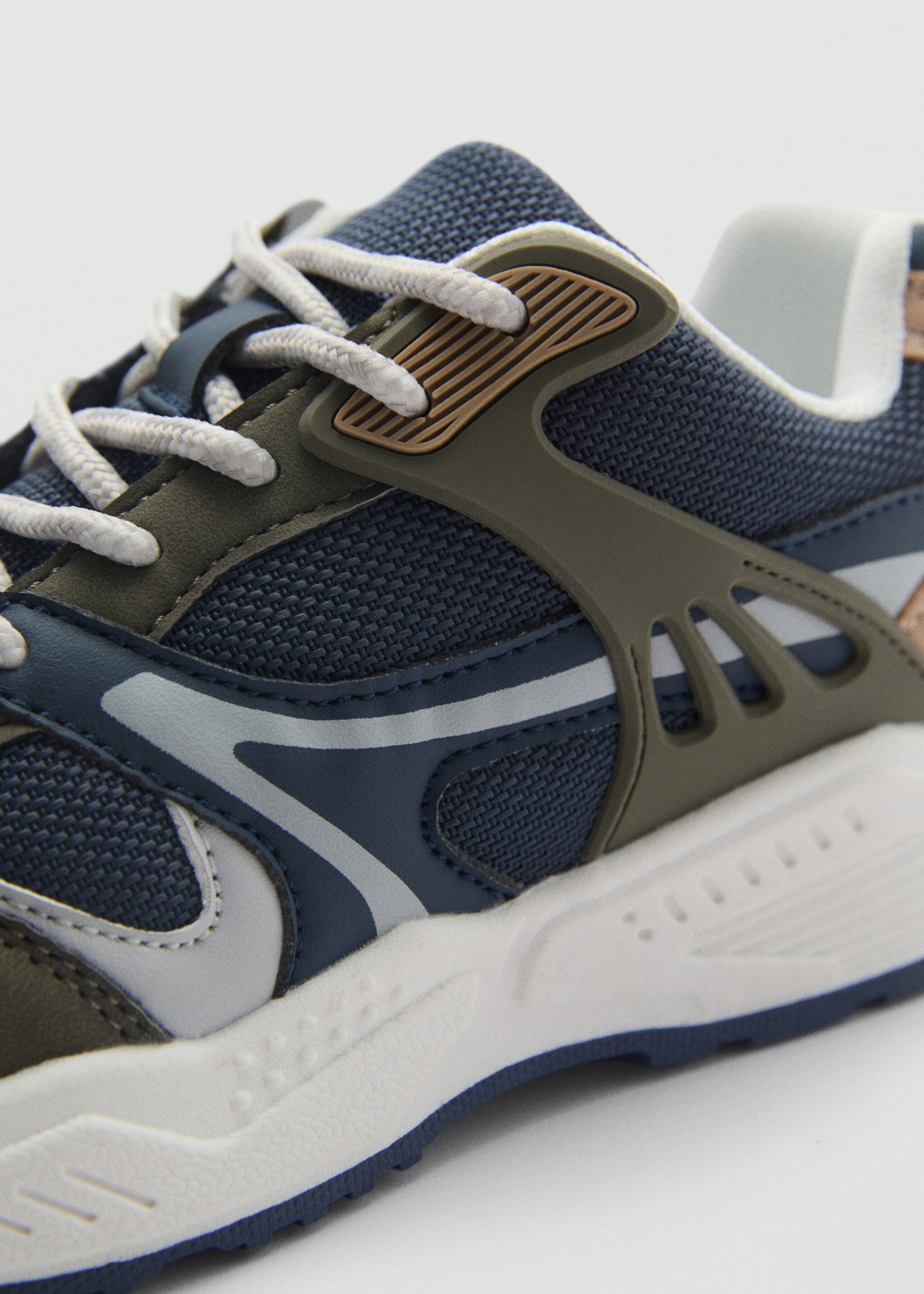 Combined trainers with laces - Details of the article 3, Blue. Ref: 87063636-00.