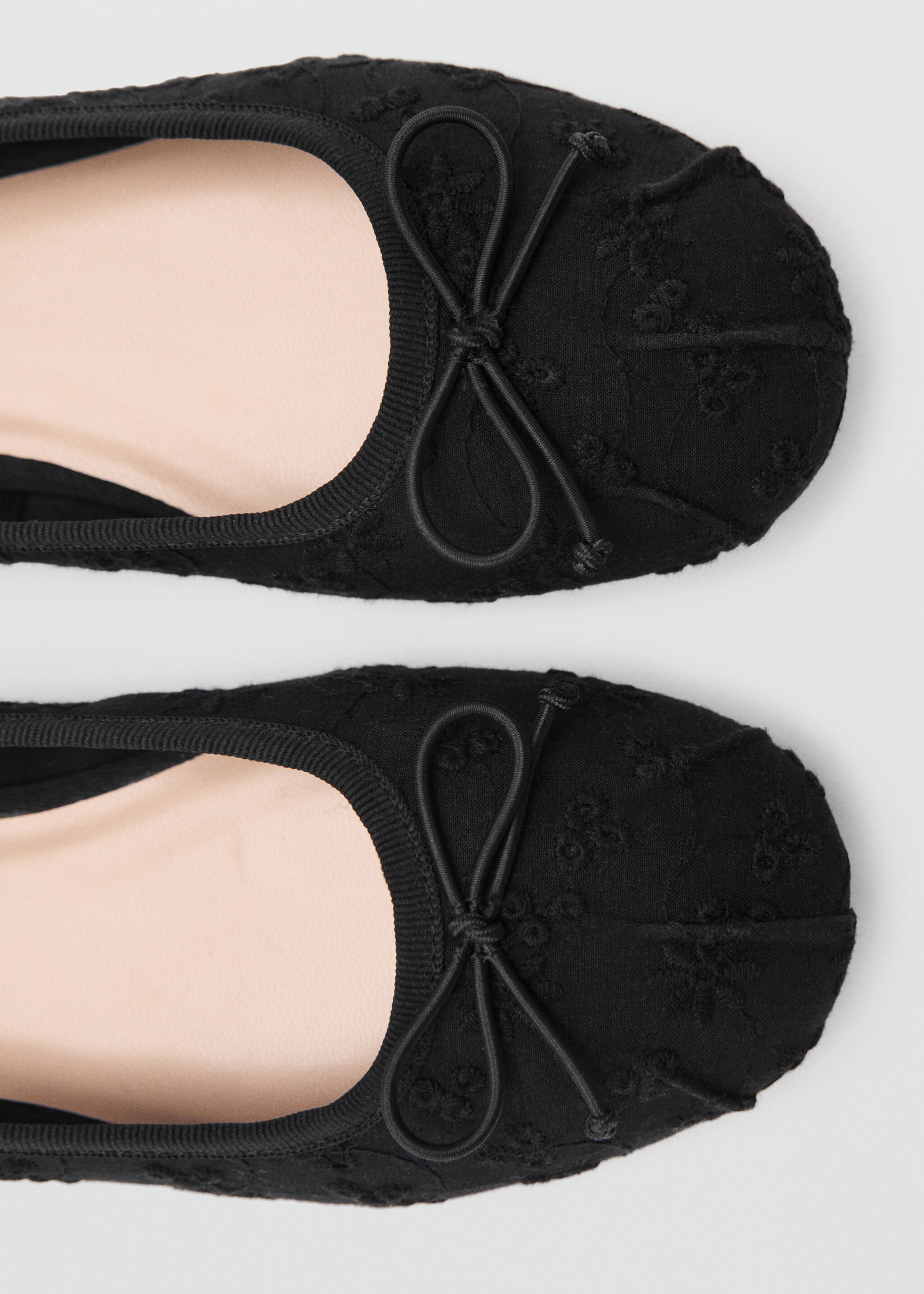 Embroidered ballet flats with bow - Details of the article 2, Black. Ref: 87063640-00.