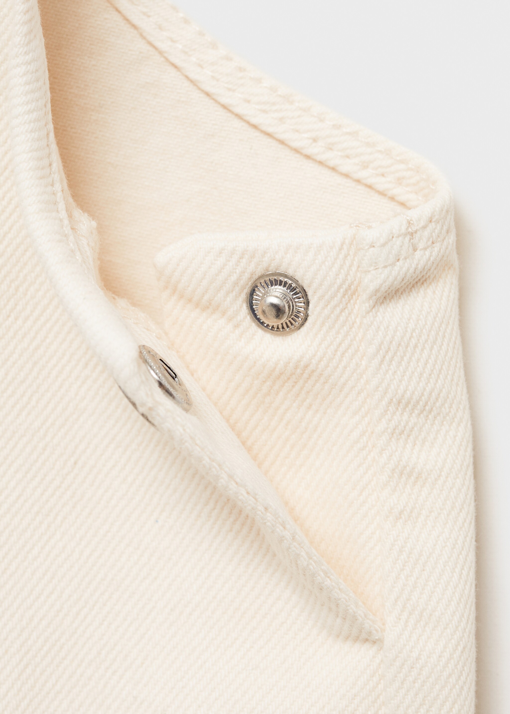 Korte denim overgooier - Detail van het artikel 8, Ecru. Ref: 87063642-00.