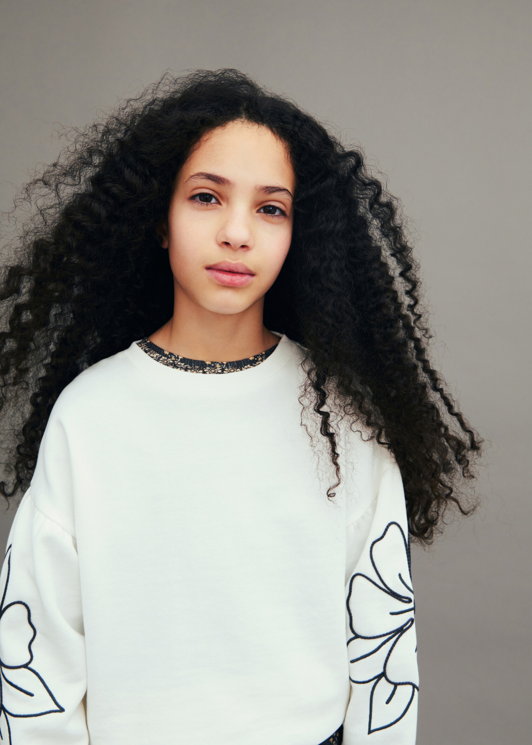 Floral embroidered sweatshirt - Details of the article 5, Off White. Ref: 87063643-00.