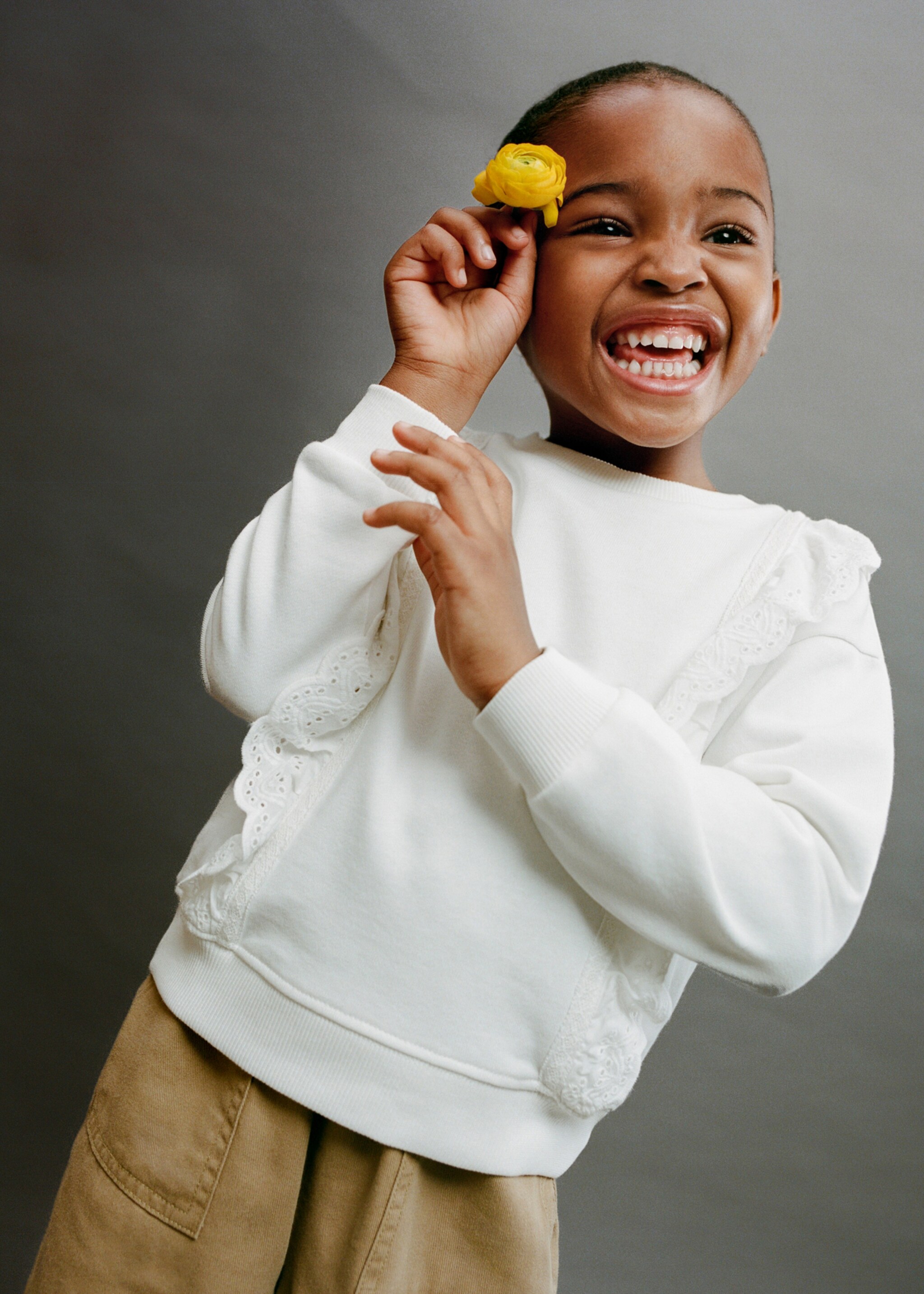 Ruffle detail sweatshirt - Details of the article 5, Off White. Ref: 87063650-00.