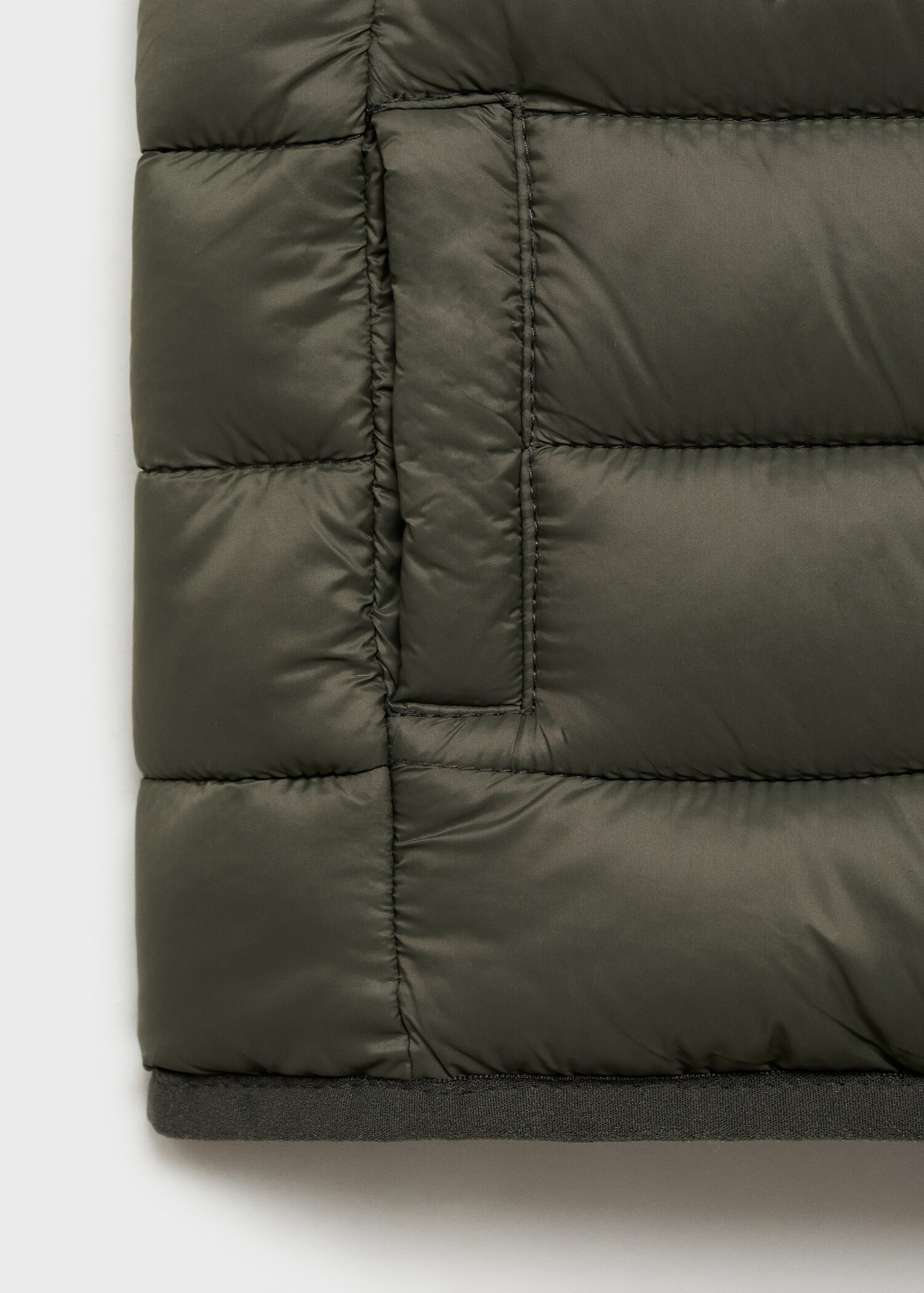 Quilted gilet - Details of the article 8