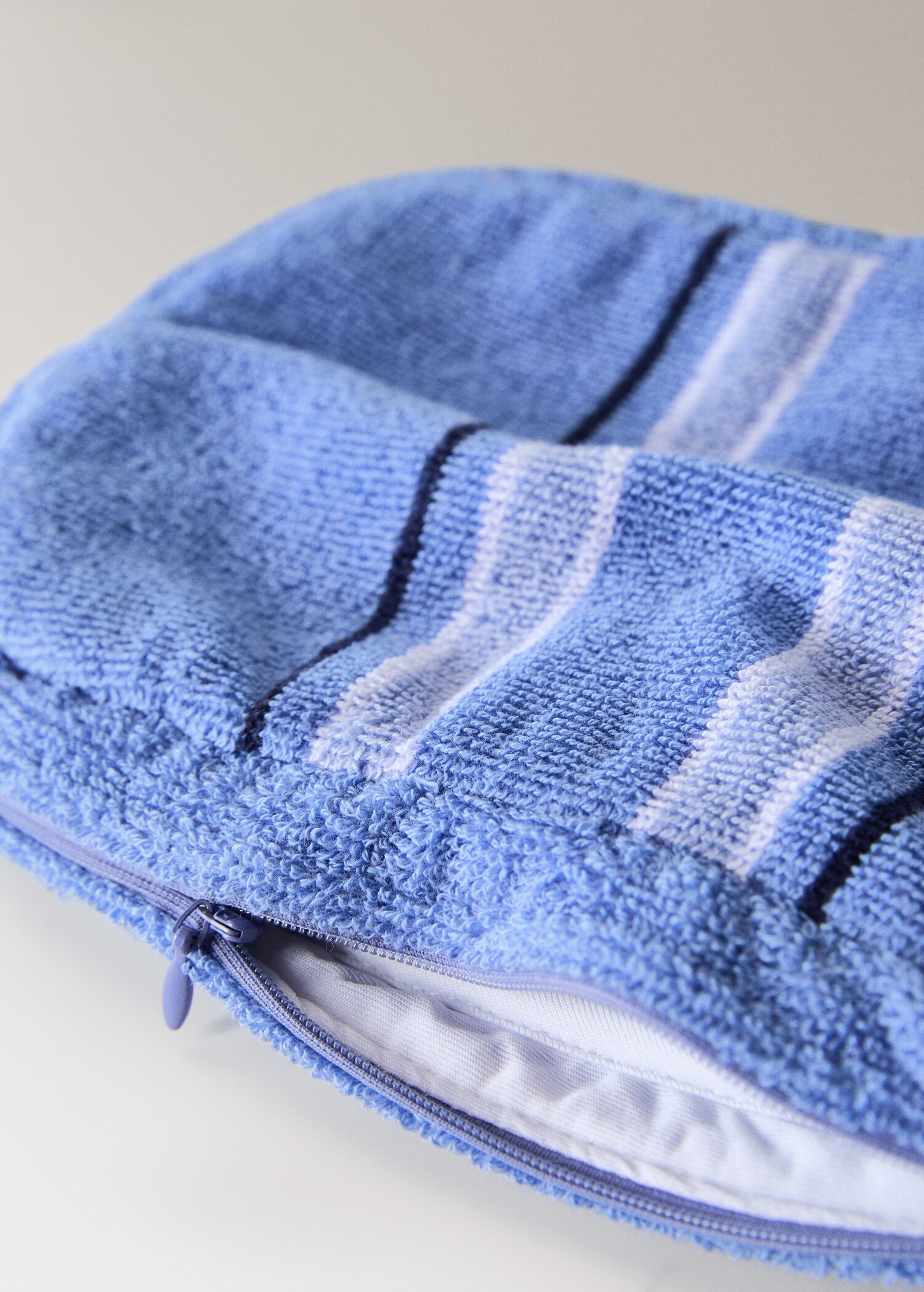 Multi-striped towel-effect cotton cosmetics bag - Details of the article 2