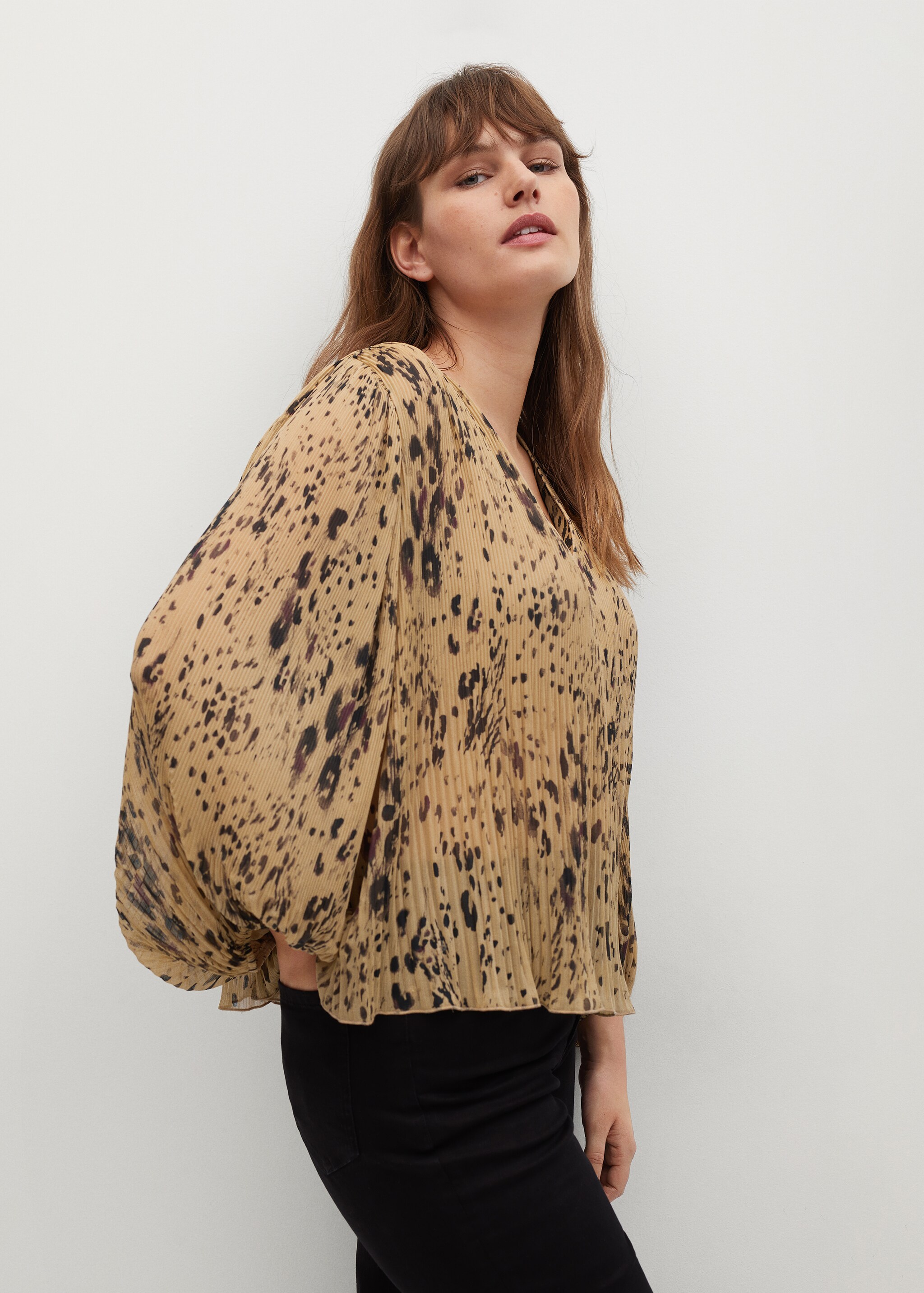 Blusa plisada estampada - Detalle del artículo 2