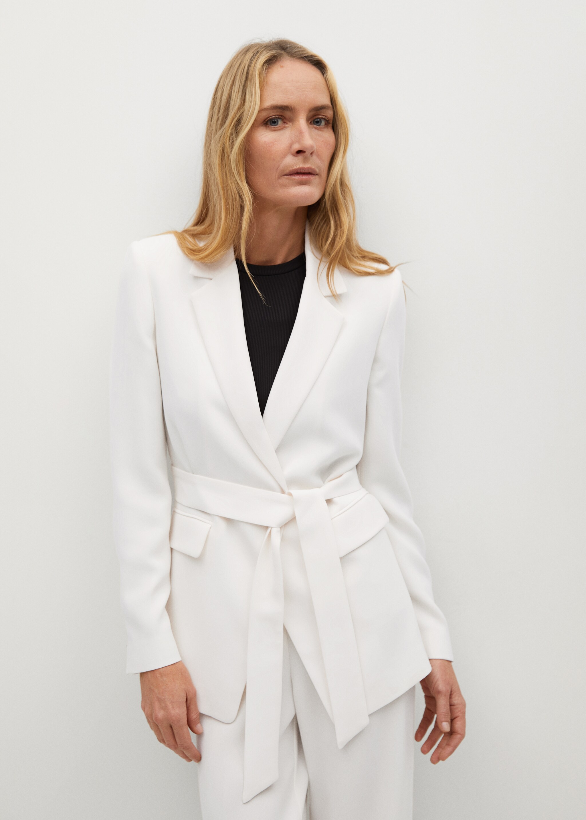 Crepe suit jacket with belt - Medium plane