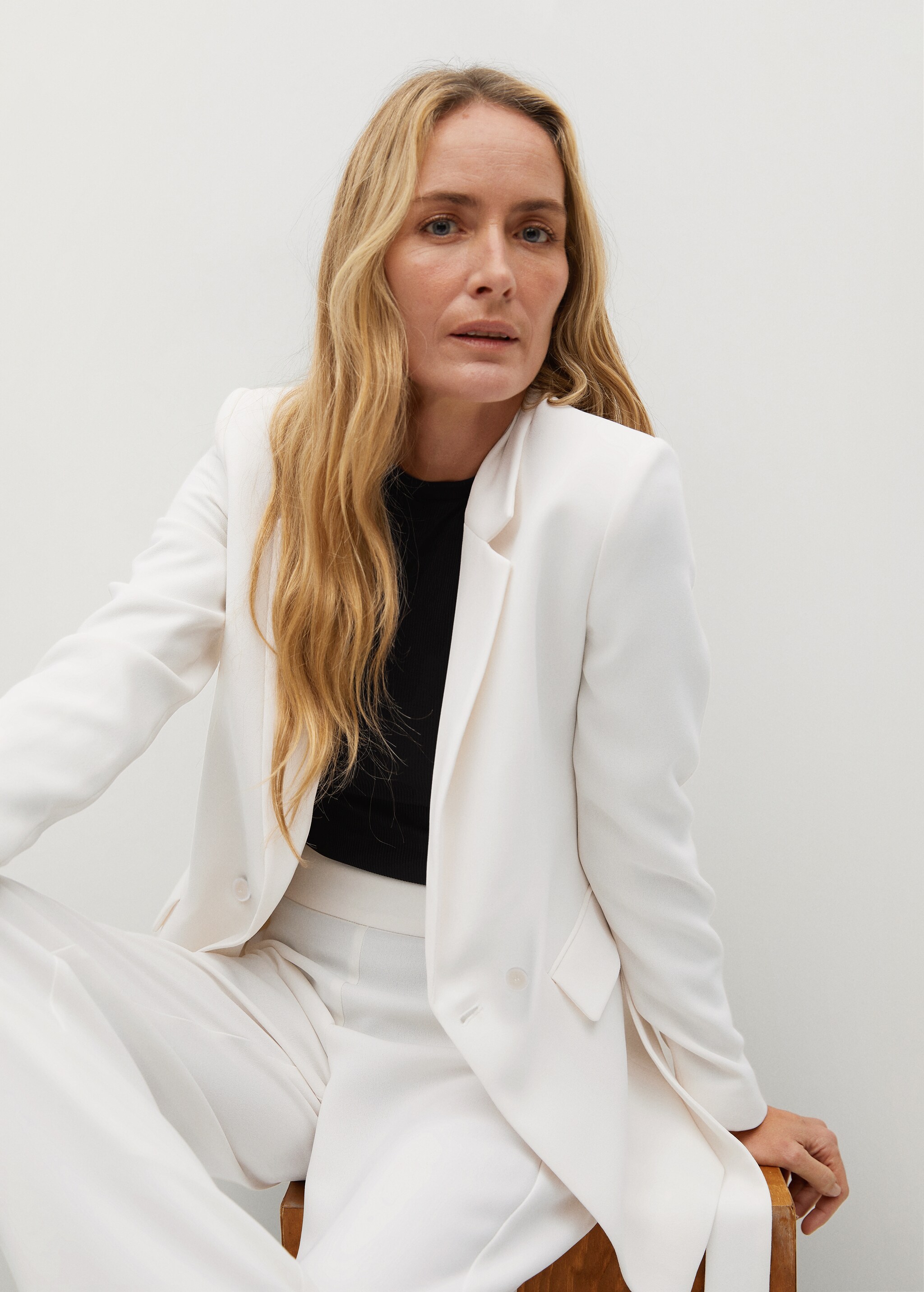 Crepe suit jacket with belt - Details of the article 2