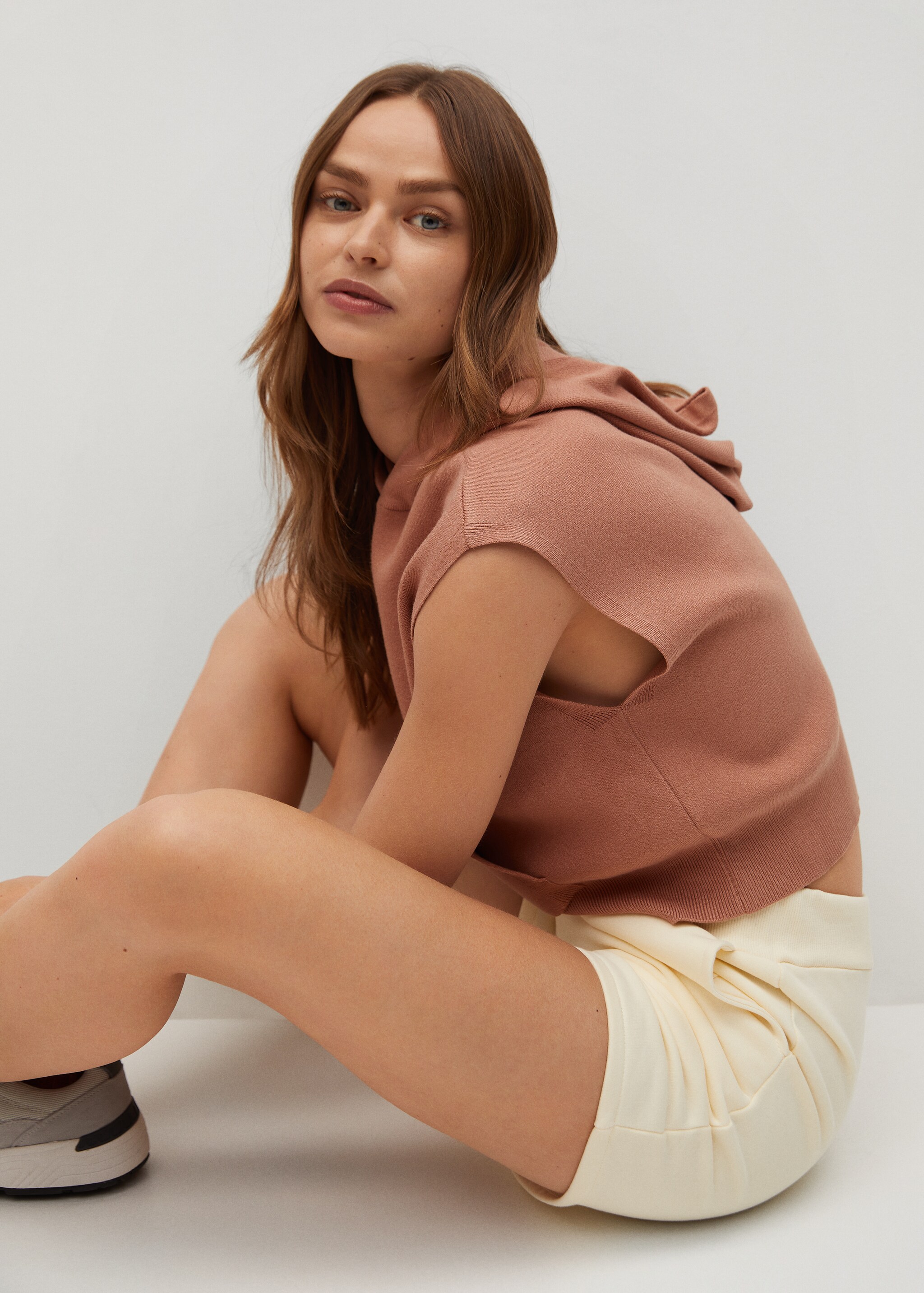 Knitted gilet with hood - Details of the article 3
