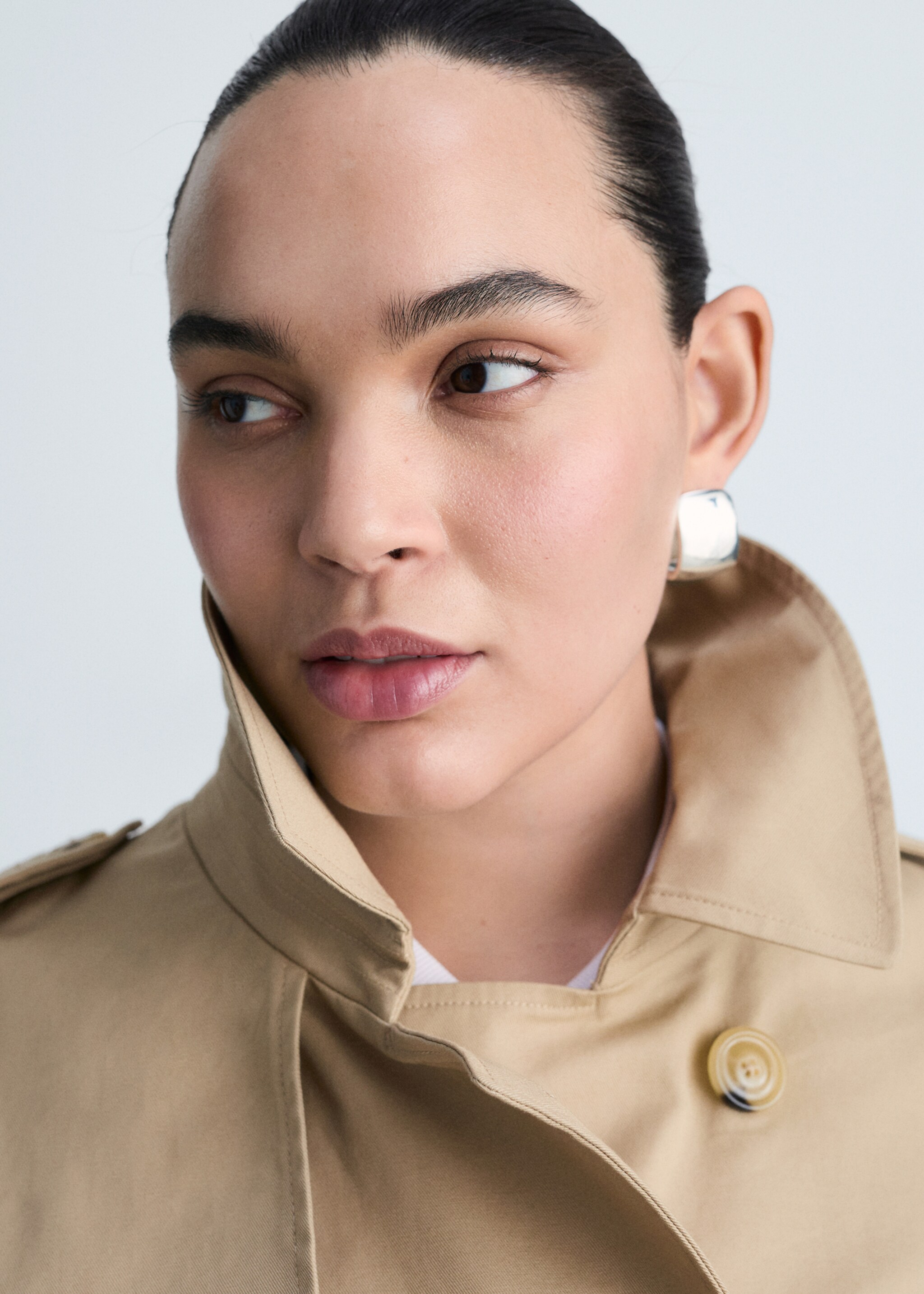 Classic trench coat with belt - Details of the article 4, Beige. Ref: 87064062-00.