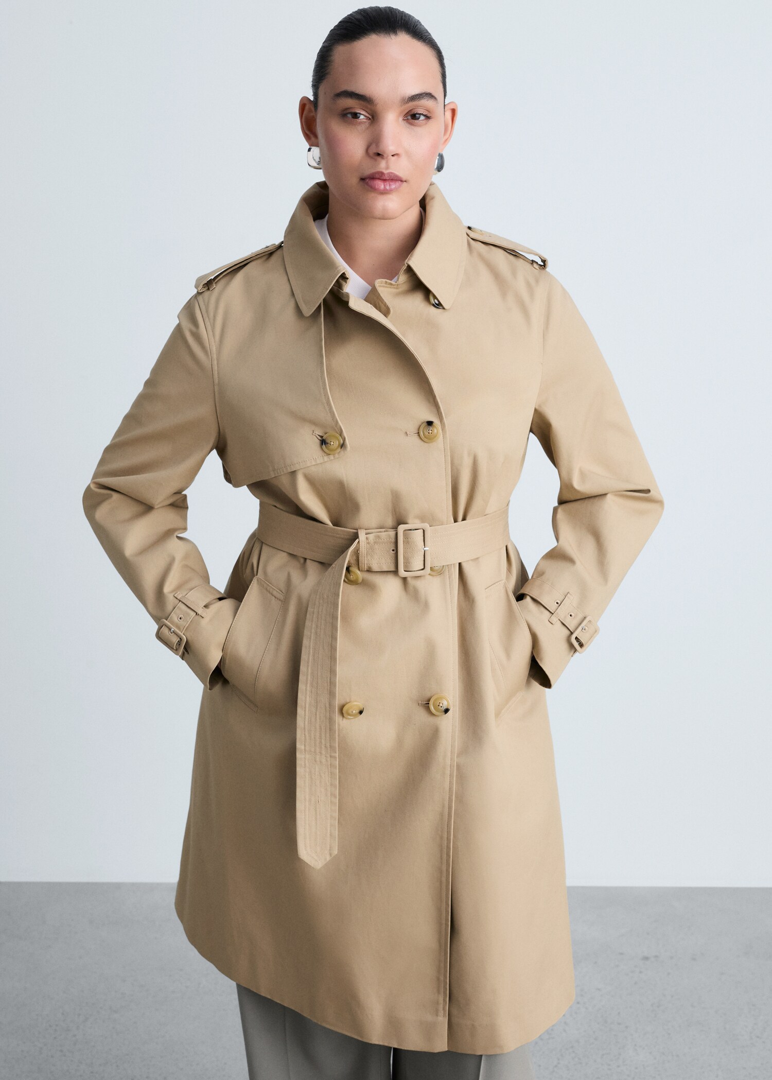 Classic trench coat with belt - Details of the article 5