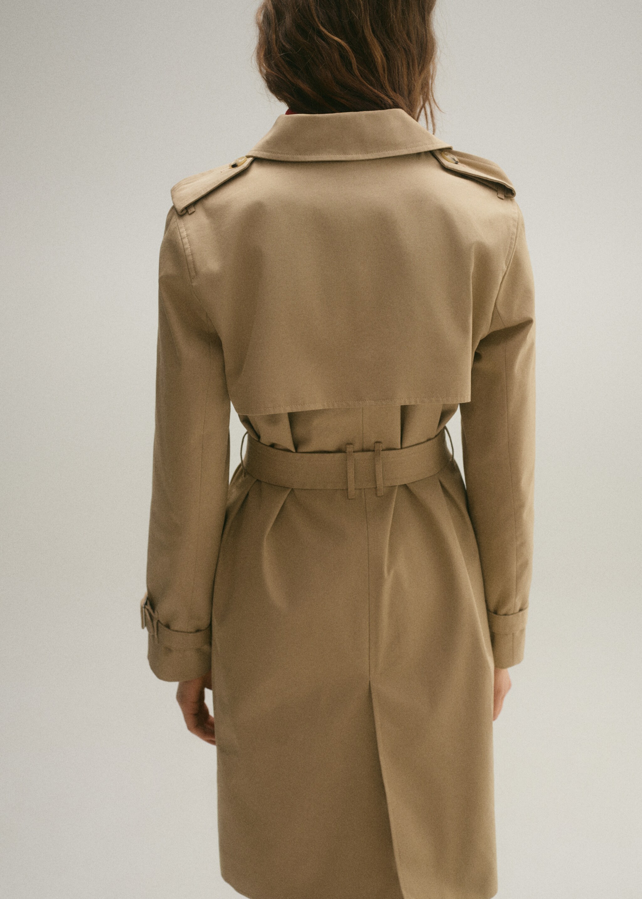 Classic trench coat with belt - Reverse of the article, Beige. Ref: 87064062-00.