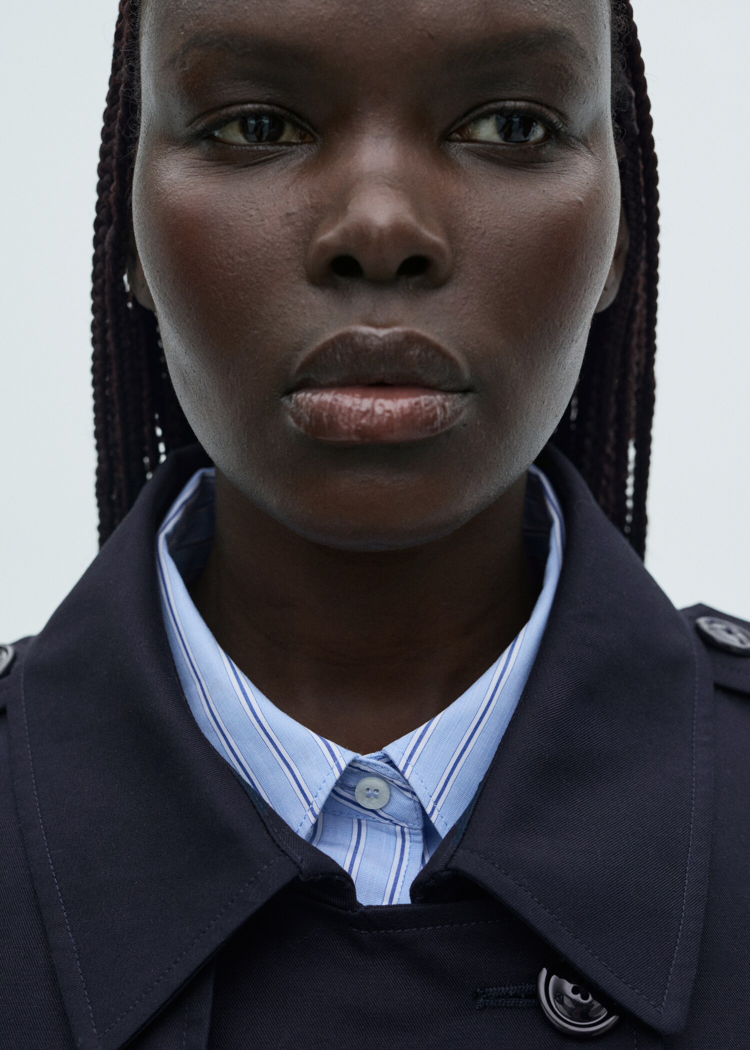 Classic trench coat with belt - Details of the article 4