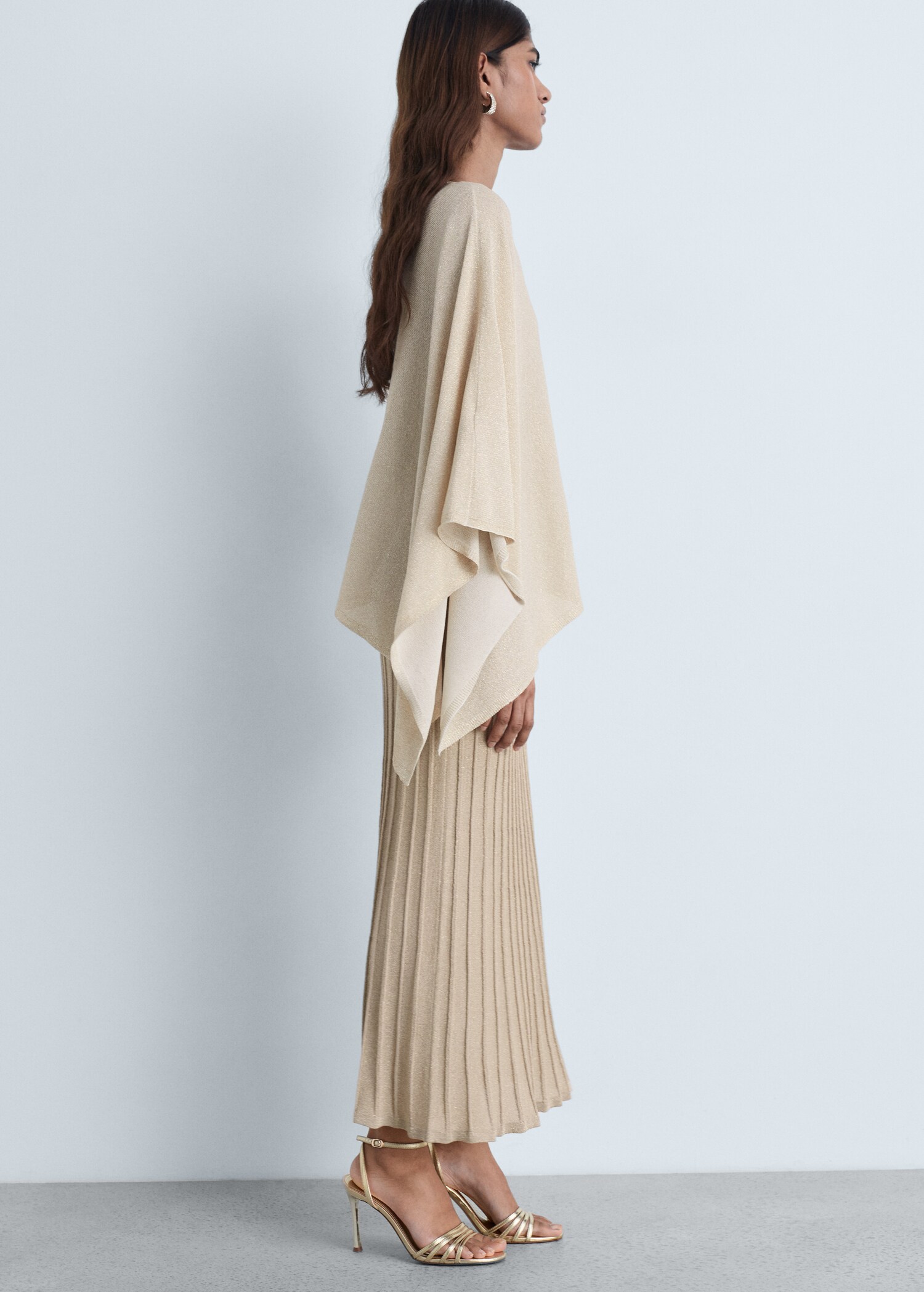 Asymmetrical lurex knitted cape - Details of the article 2