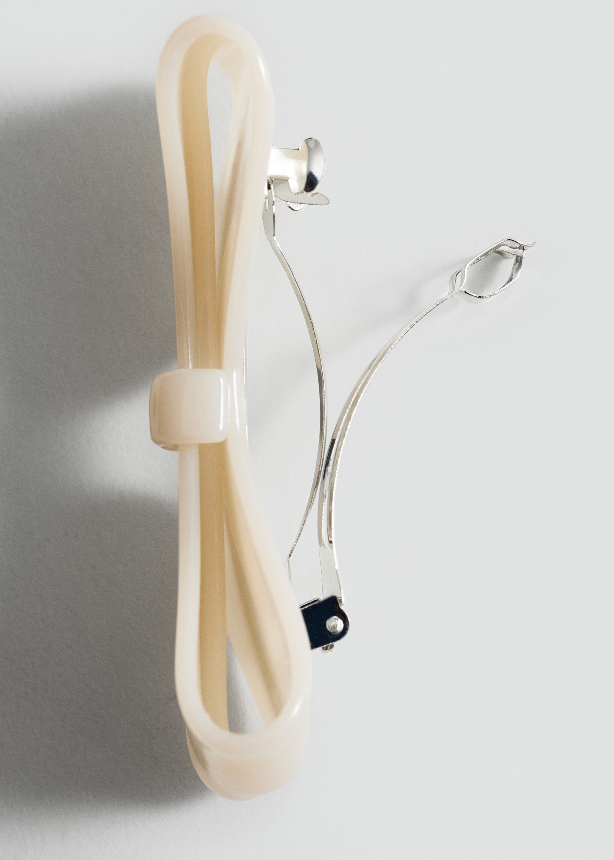 Bow hairclip - Medium plane, Off White. Ref: 87064067-00.