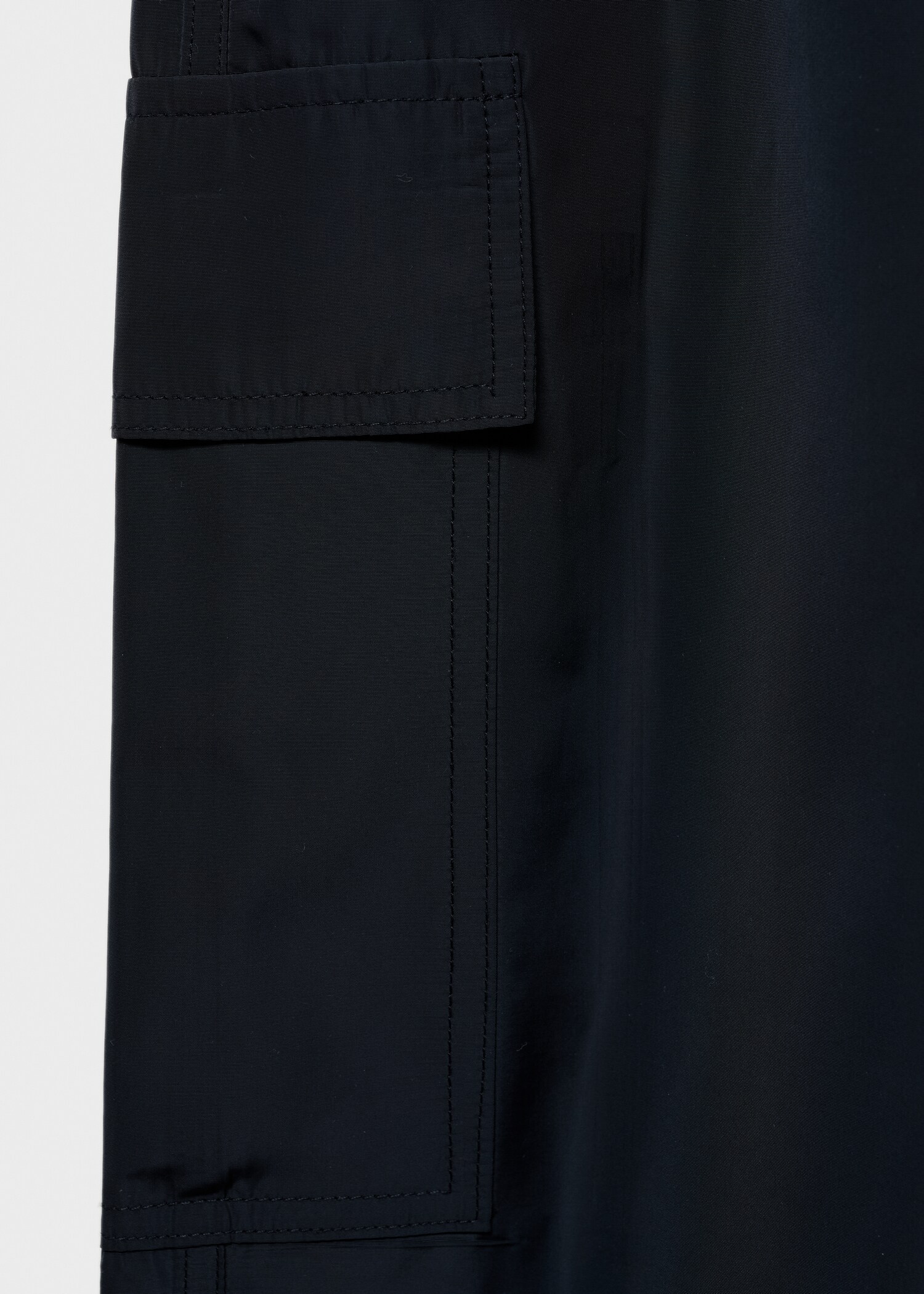 Cargo trousers with adjustable hem - Details of the article 8