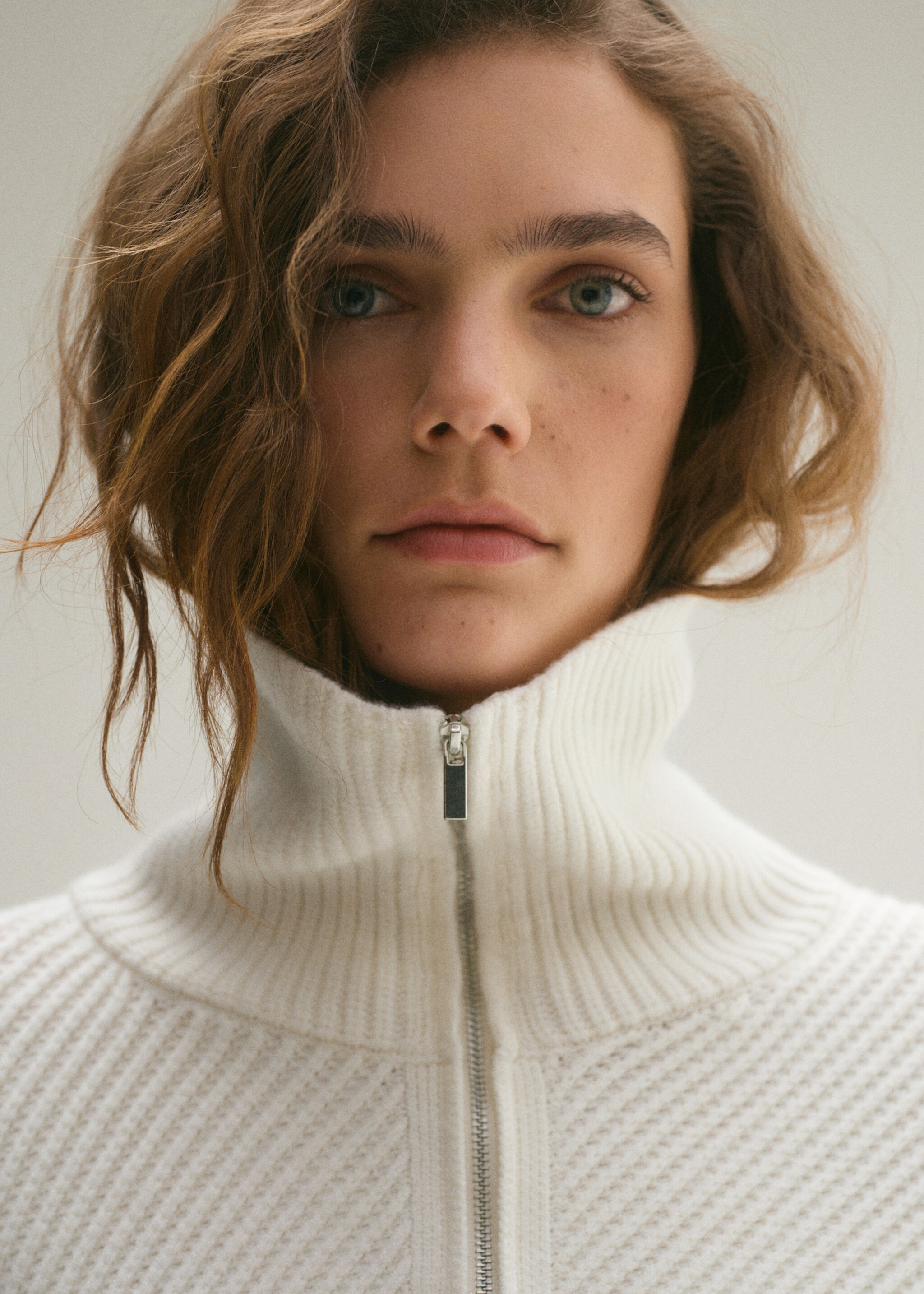 Striped ribbed-knit sweater - Details of the article 1, Ecru. Ref: 87064071-00.