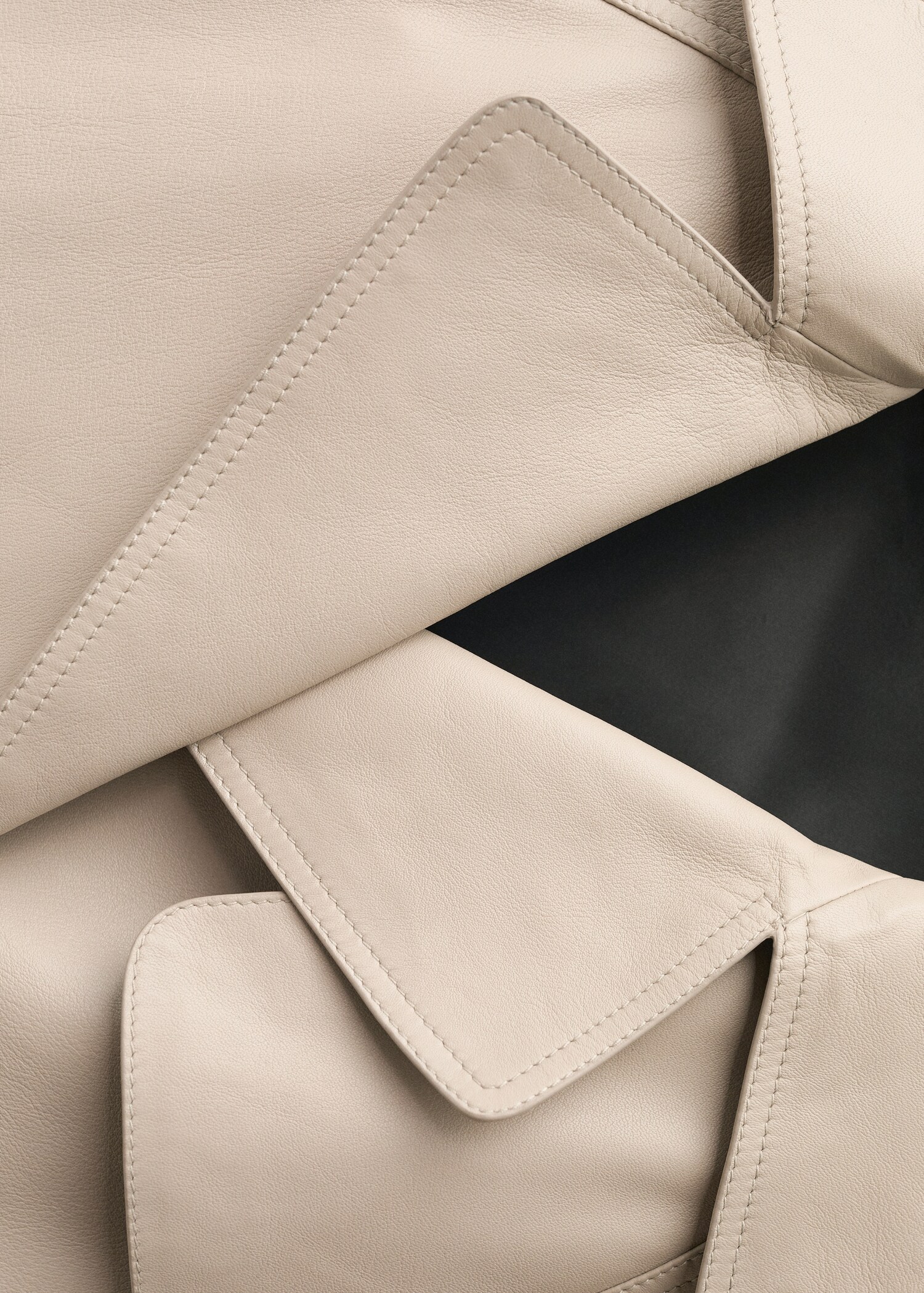 Cropped leather trench coat - Details of the article 0