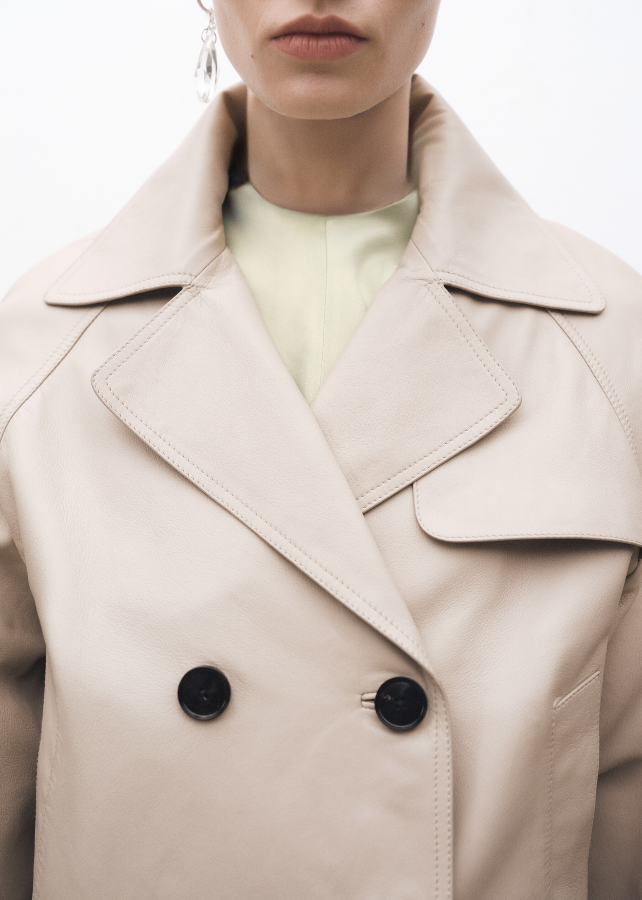Cropped leather trench coat - Details of the article 1, Ice Grey. Ref: 87064075-00.
