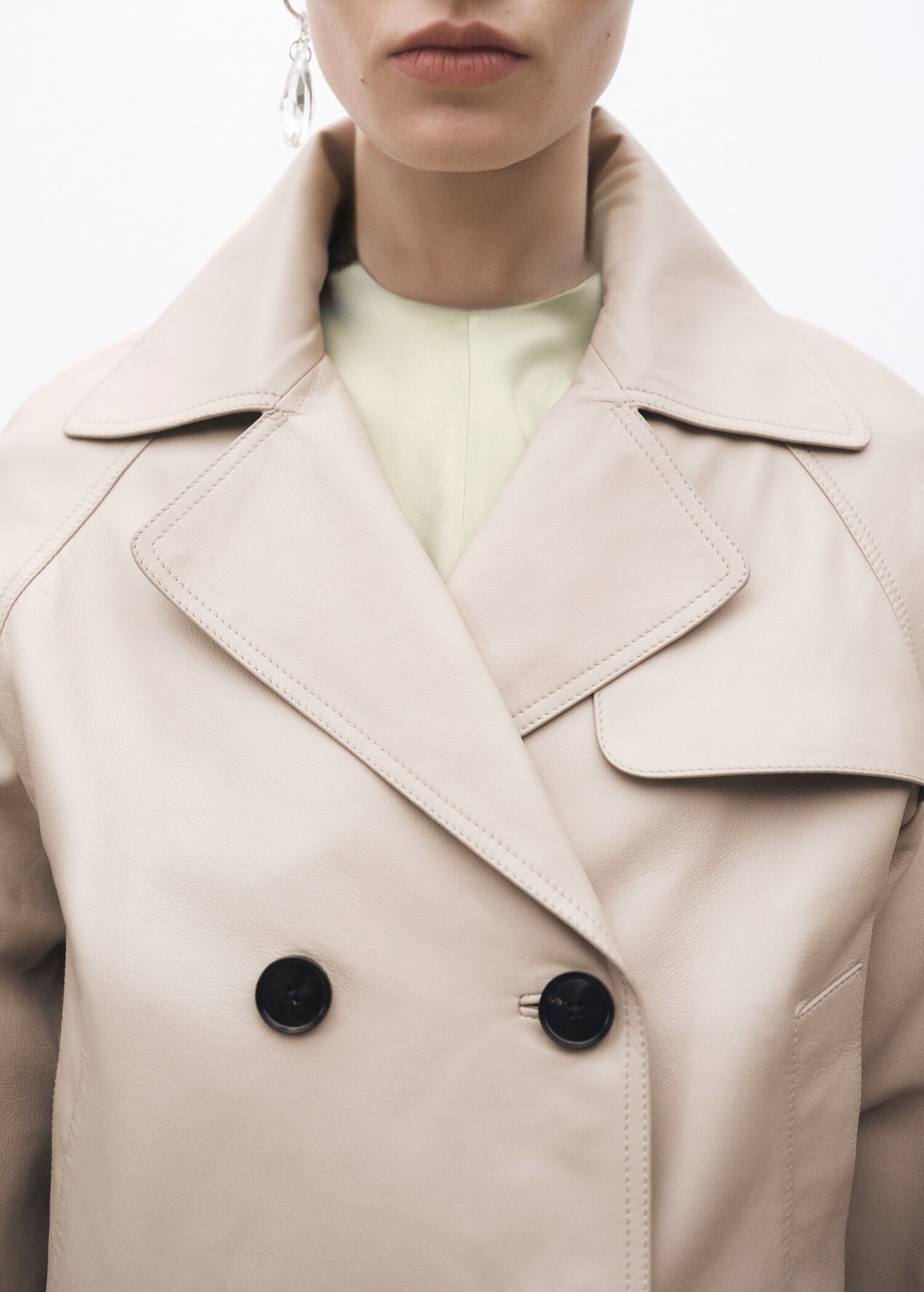 Cropped leather trench coat - Details of the article 1
