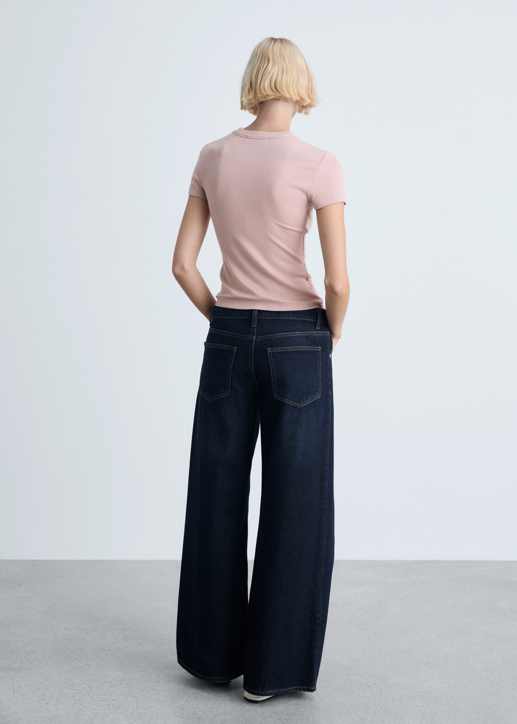 T-shirt manches courtes cintré - Verso de l’article, Rose pastel. Ref: 87064078-00.