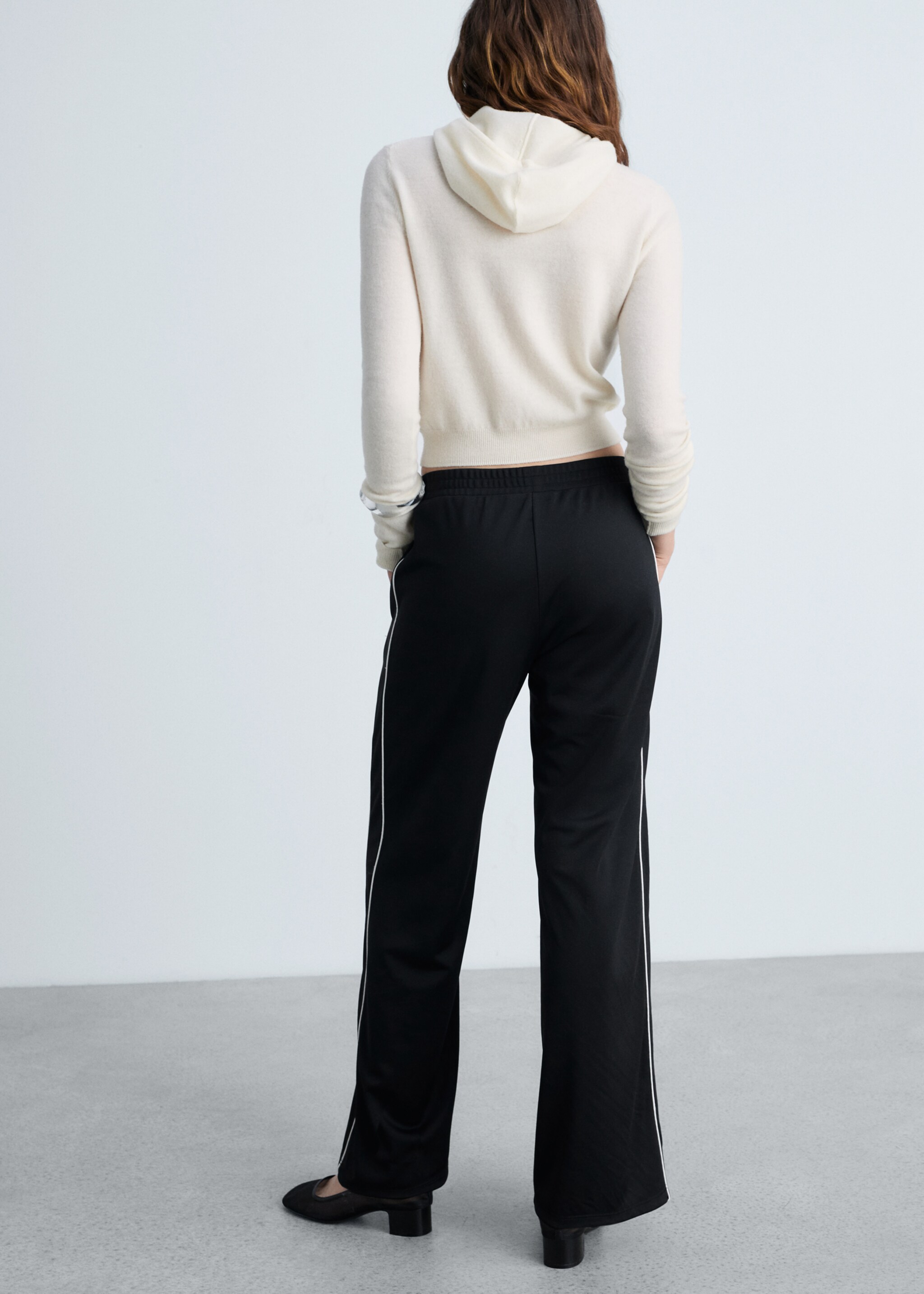 Contrasting-stripe jogger trousers - Reverse of the article, Black. Ref: 87064092-00.
