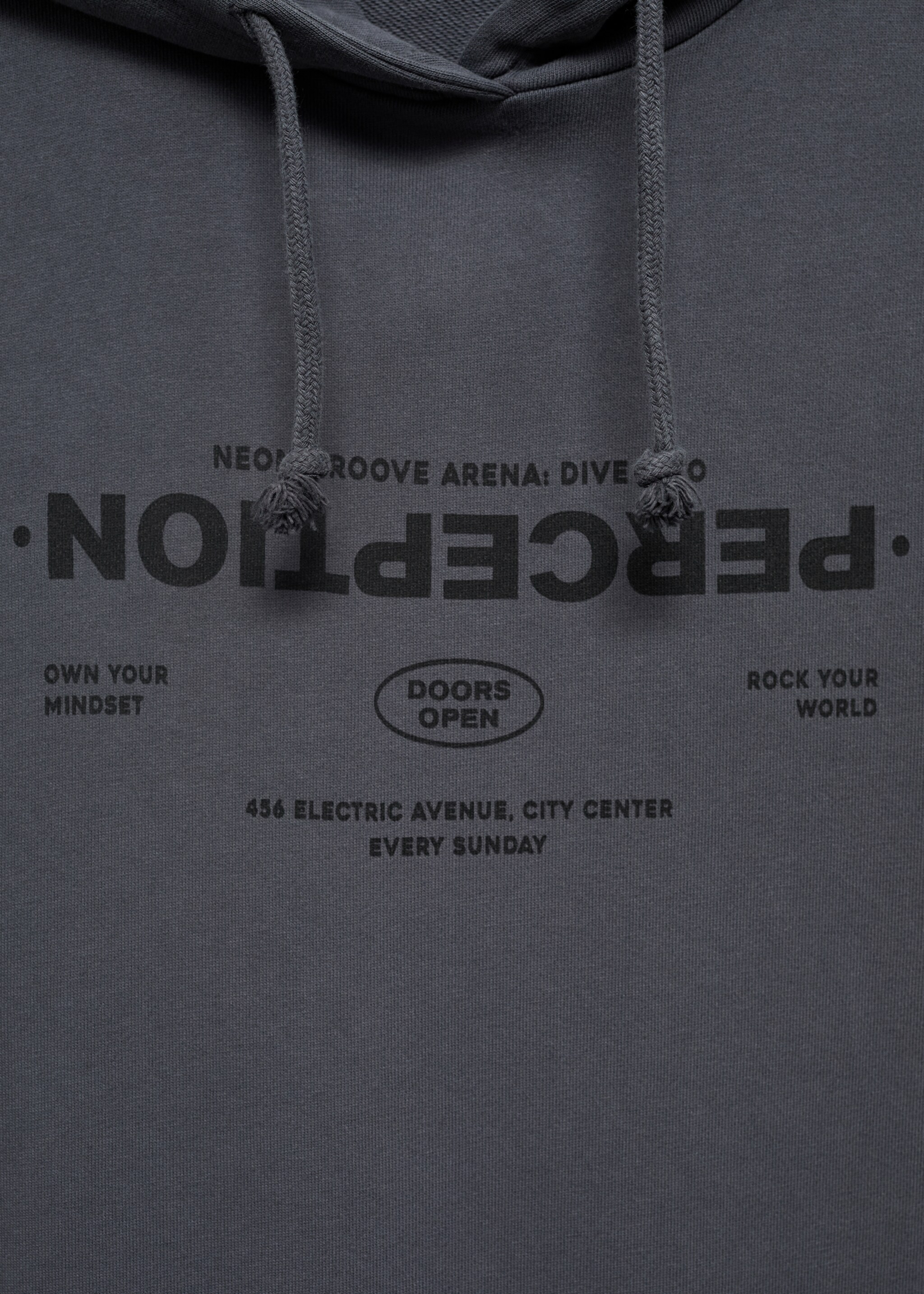 Dessuadora cangur missatge - Detall de l'article 8, Gris antracita. Ref: 87064093-00.