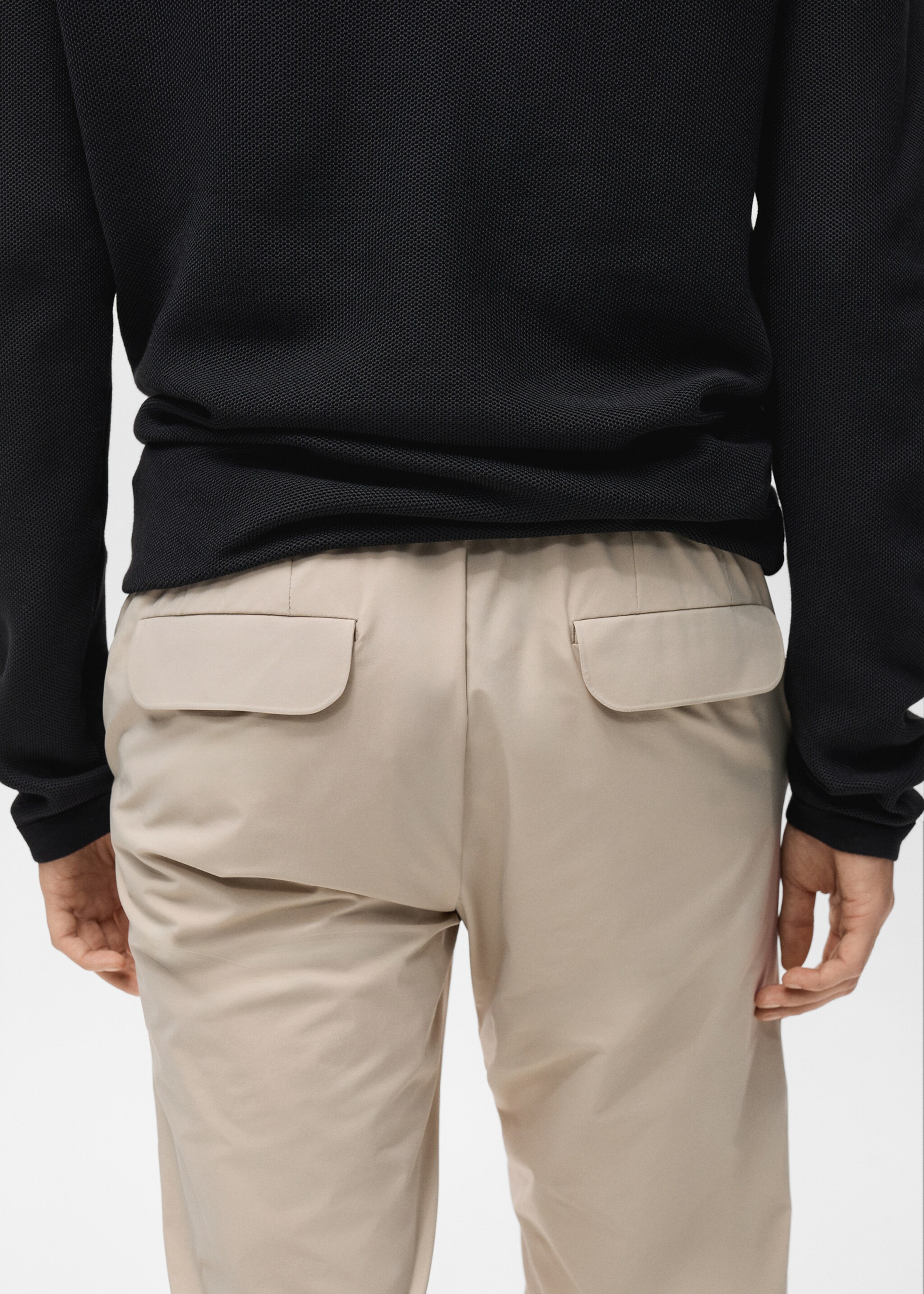 Slim Fit-Hose aus Comfort-Stretch-Gewebe mit Kordel - Detail des Artikels 6, Sandfarben. Ref: 87064389-00.