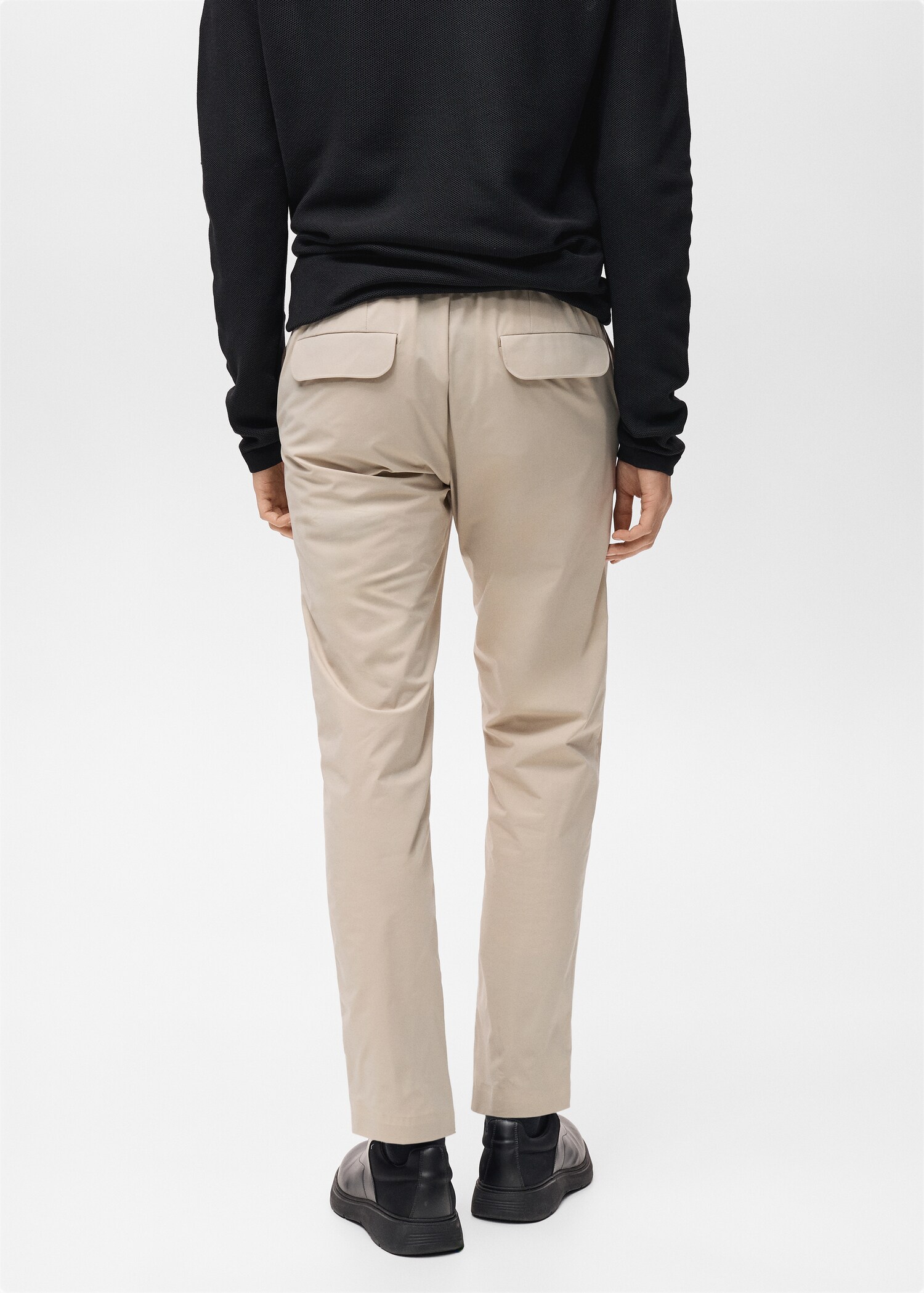 Slim Fit-Hose aus Comfort-Stretch-Gewebe mit Kordel - Rückseite des Artikels