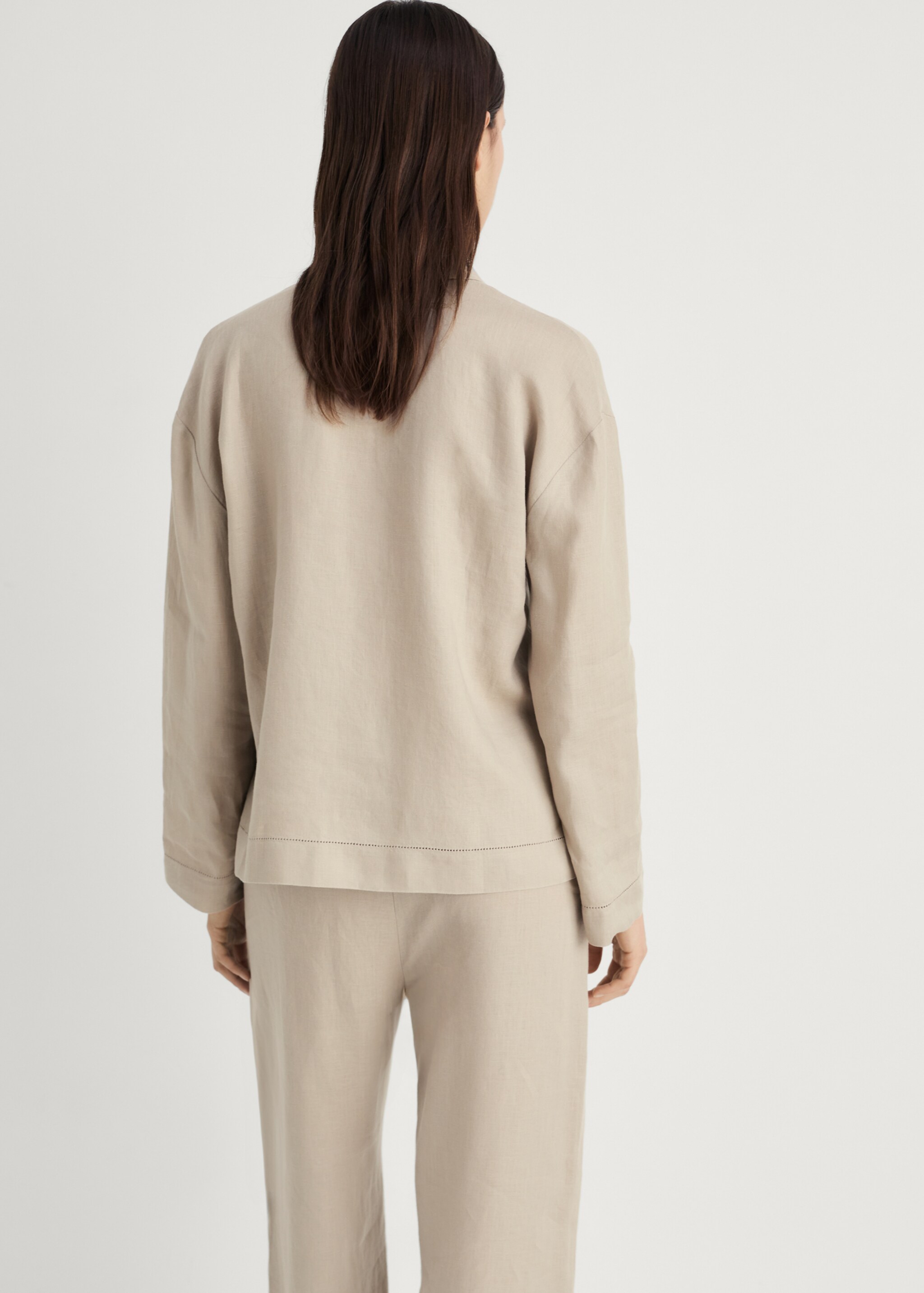 Linen-blend shirt - Reverse of the article, Sand. Ref: 87064403-00.