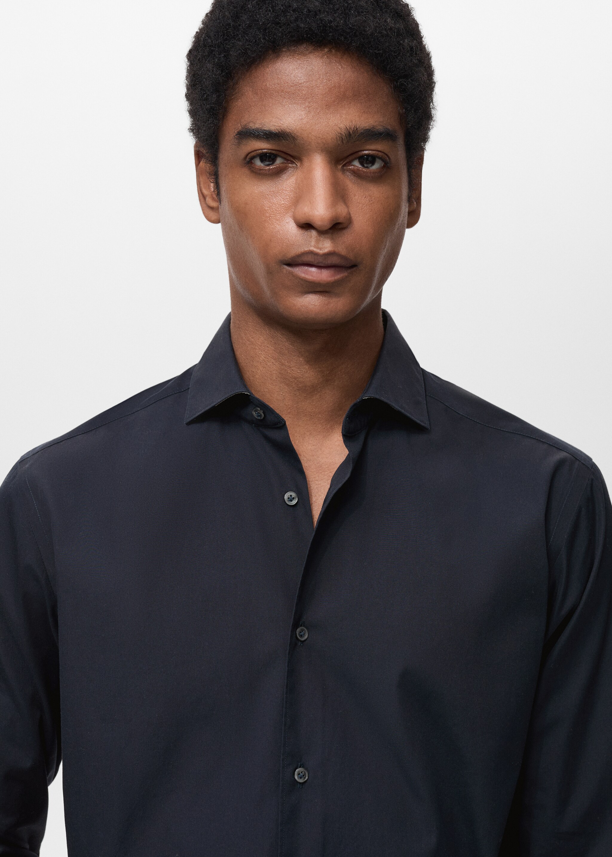 100% cotton regular-fit shirt - Details of the article 1, Dark Navy. Ref: 87064407-00.