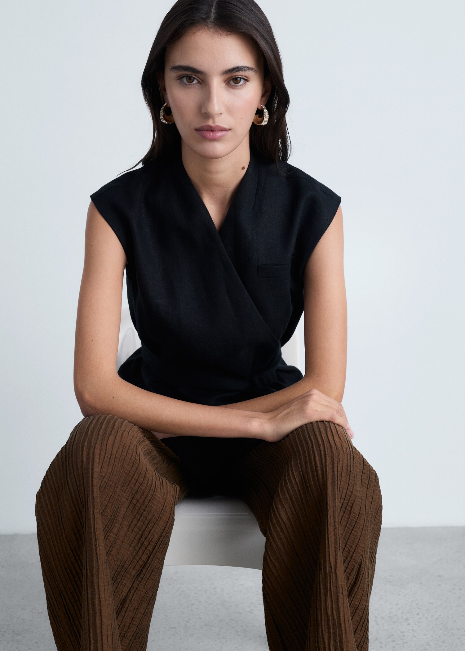 Straight textured trousers - Details of the article 2